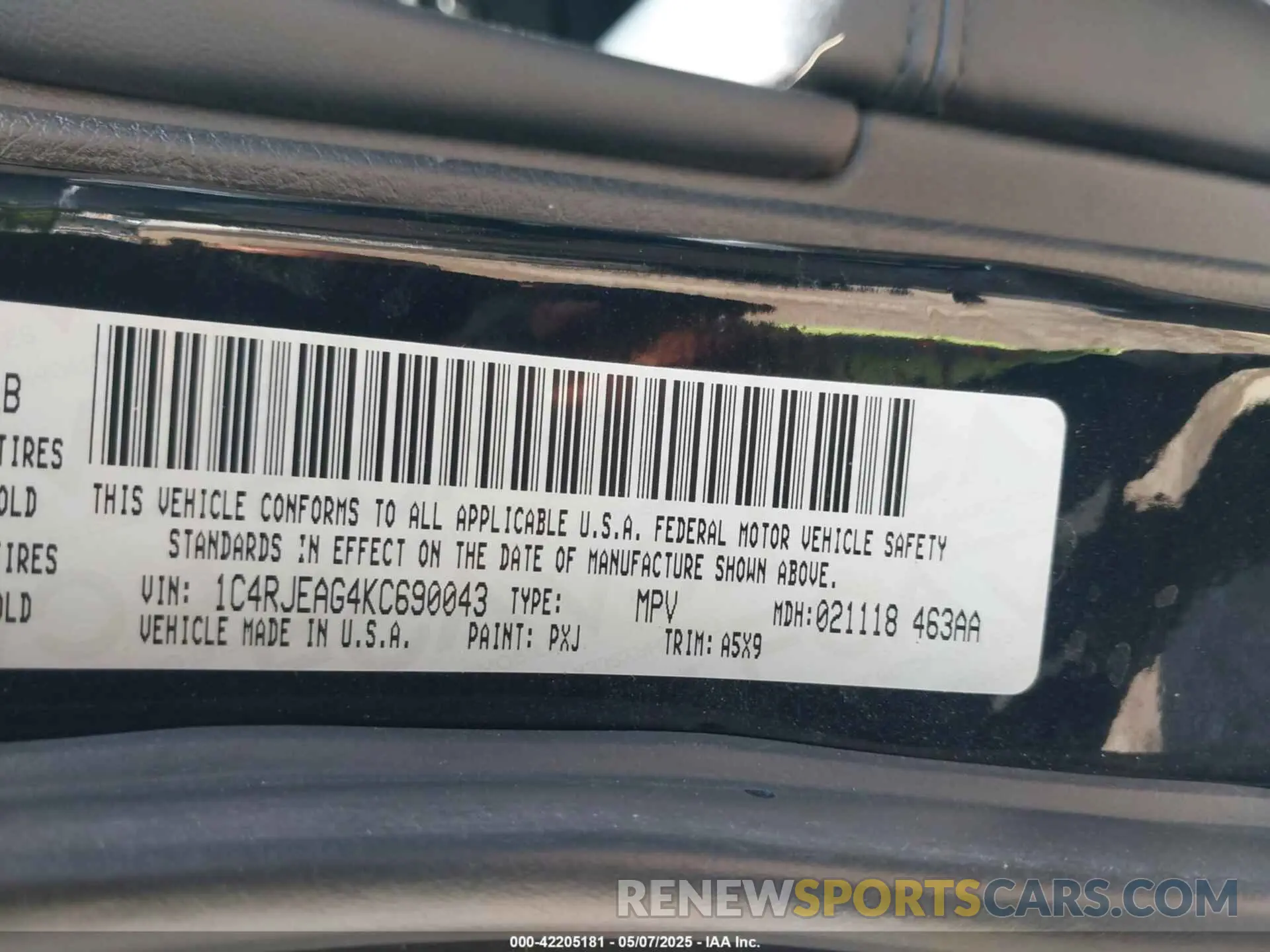 9 Photograph of a damaged car 1C4RJEAG4KC690043 JEEP GRAND CHEROKEE 2019