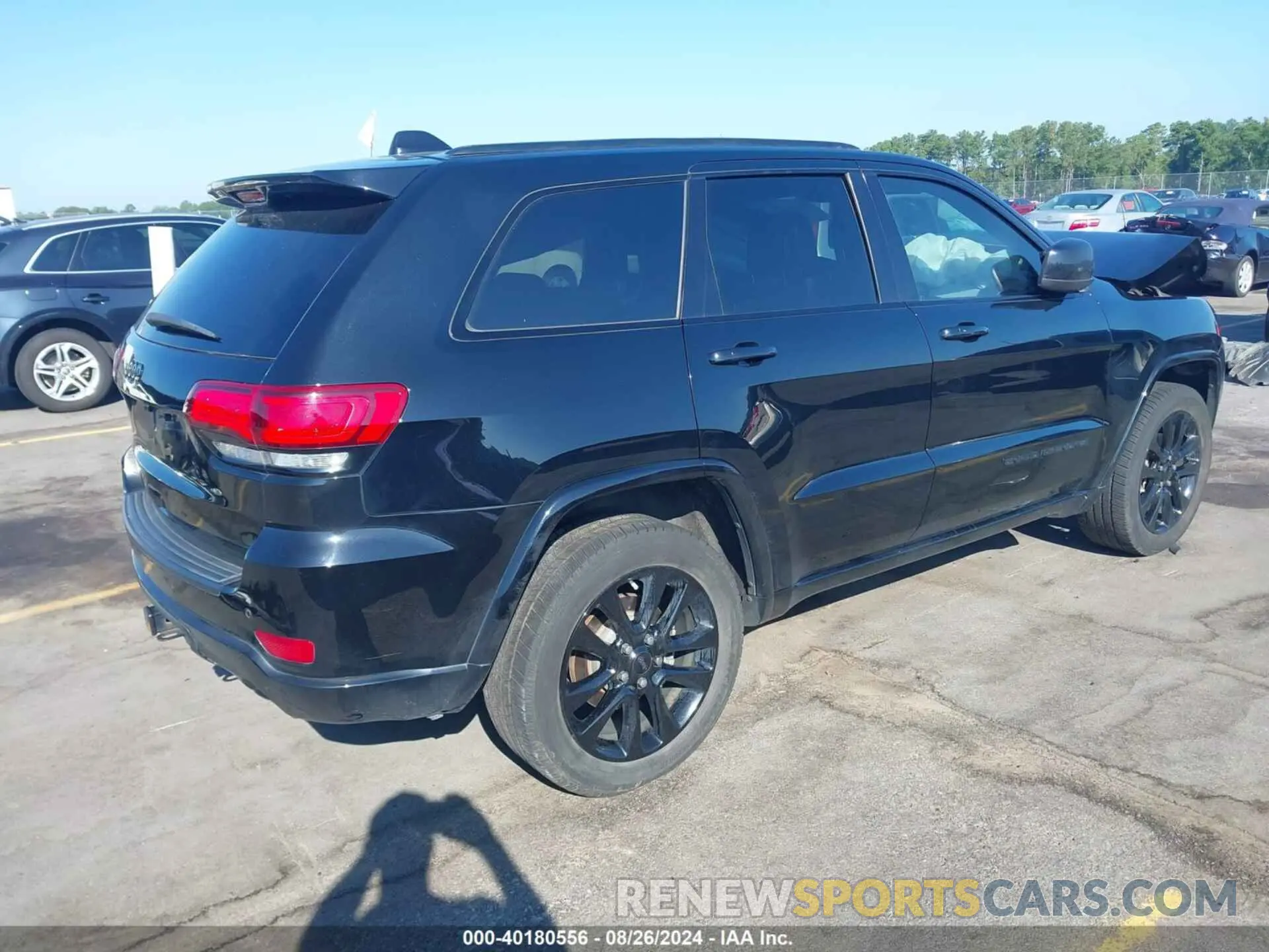 4 Photograph of a damaged car 1C4RJEAG4KC819947 JEEP GRAND CHEROKEE 2019