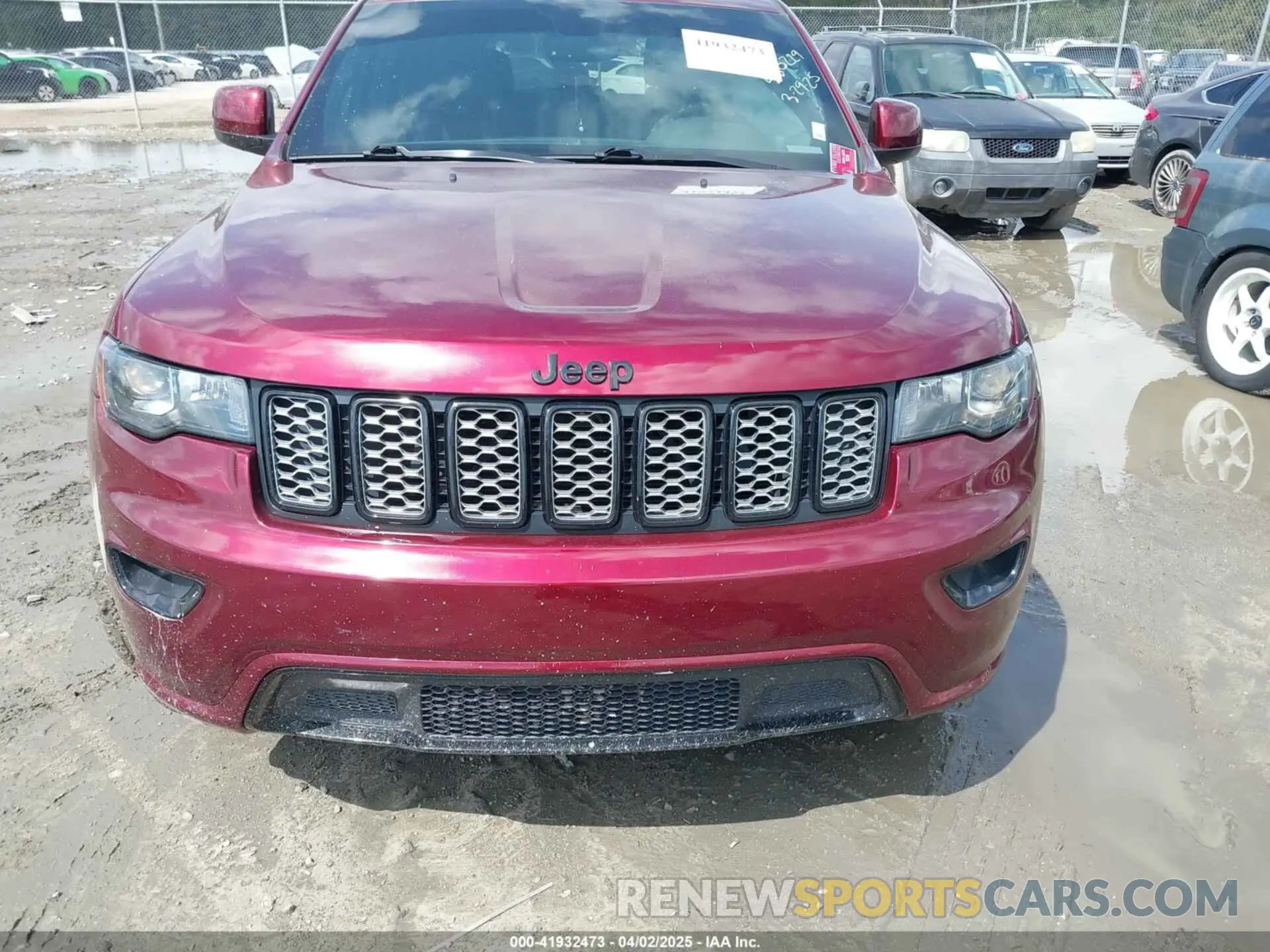 12 Photograph of a damaged car 1C4RJEAG5KC580229 JEEP GRAND CHEROKEE 2019