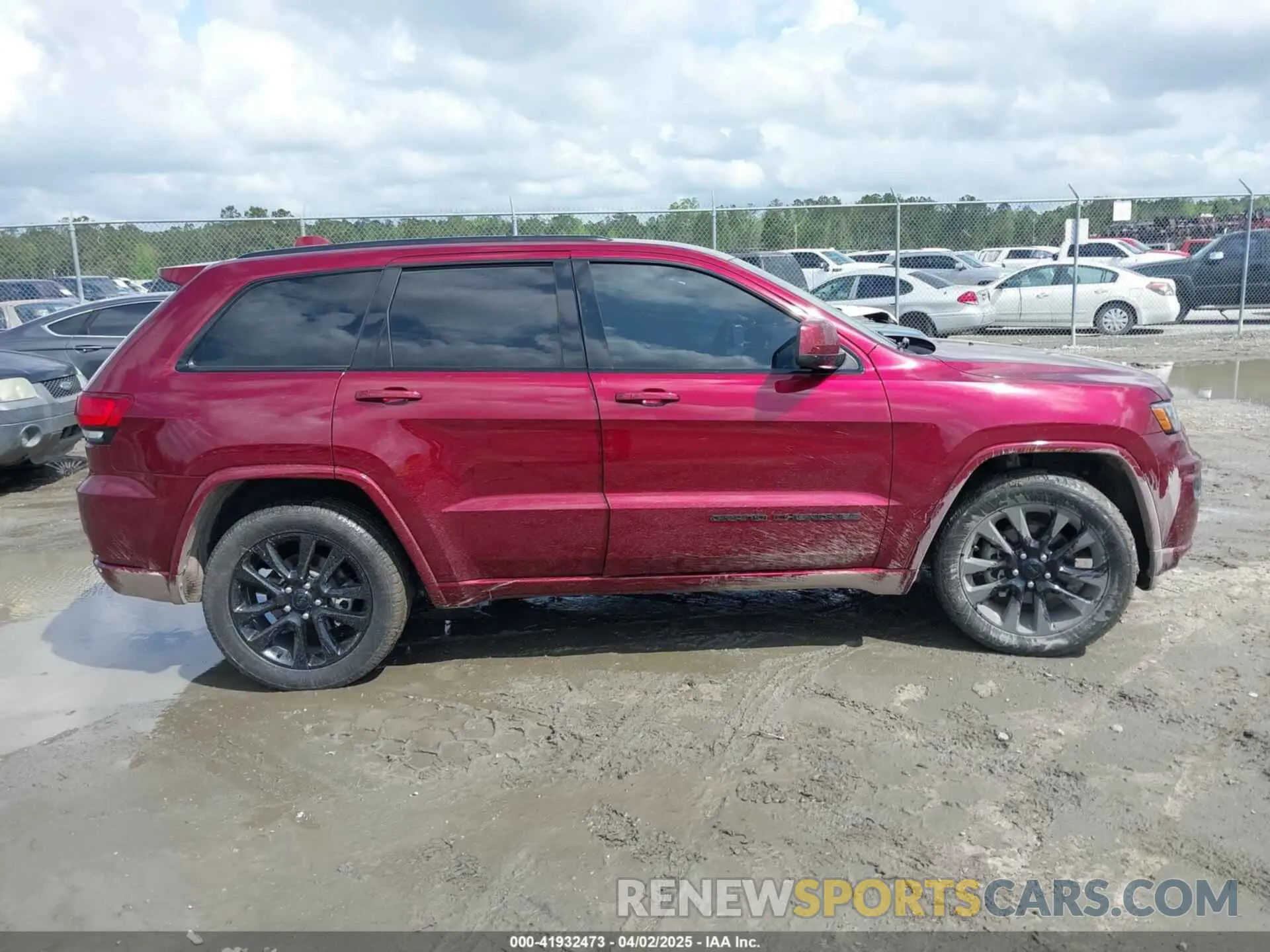 13 Photograph of a damaged car 1C4RJEAG5KC580229 JEEP GRAND CHEROKEE 2019