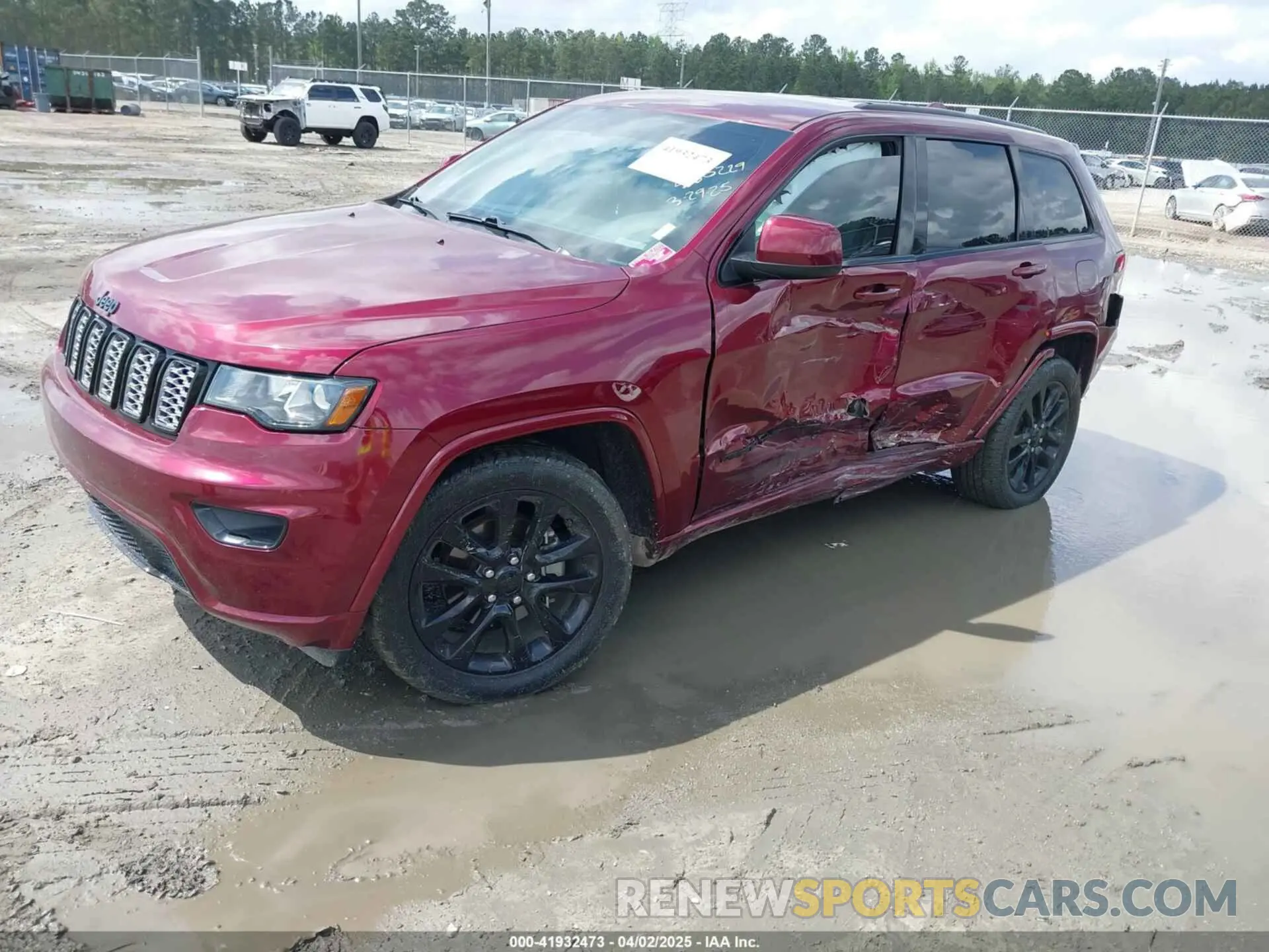 2 Photograph of a damaged car 1C4RJEAG5KC580229 JEEP GRAND CHEROKEE 2019