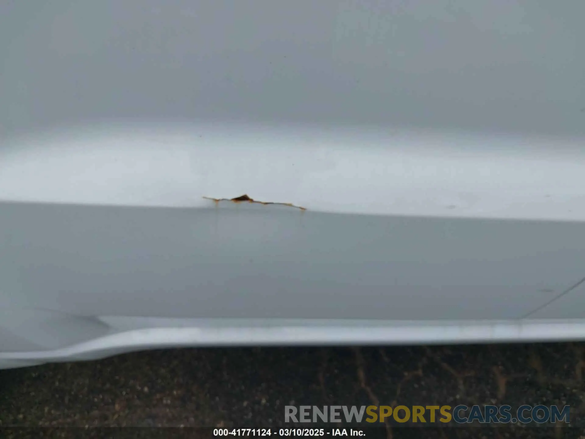 18 Photograph of a damaged car 1C4RJEAG5KC776459 JEEP GRAND CHEROKEE 2019
