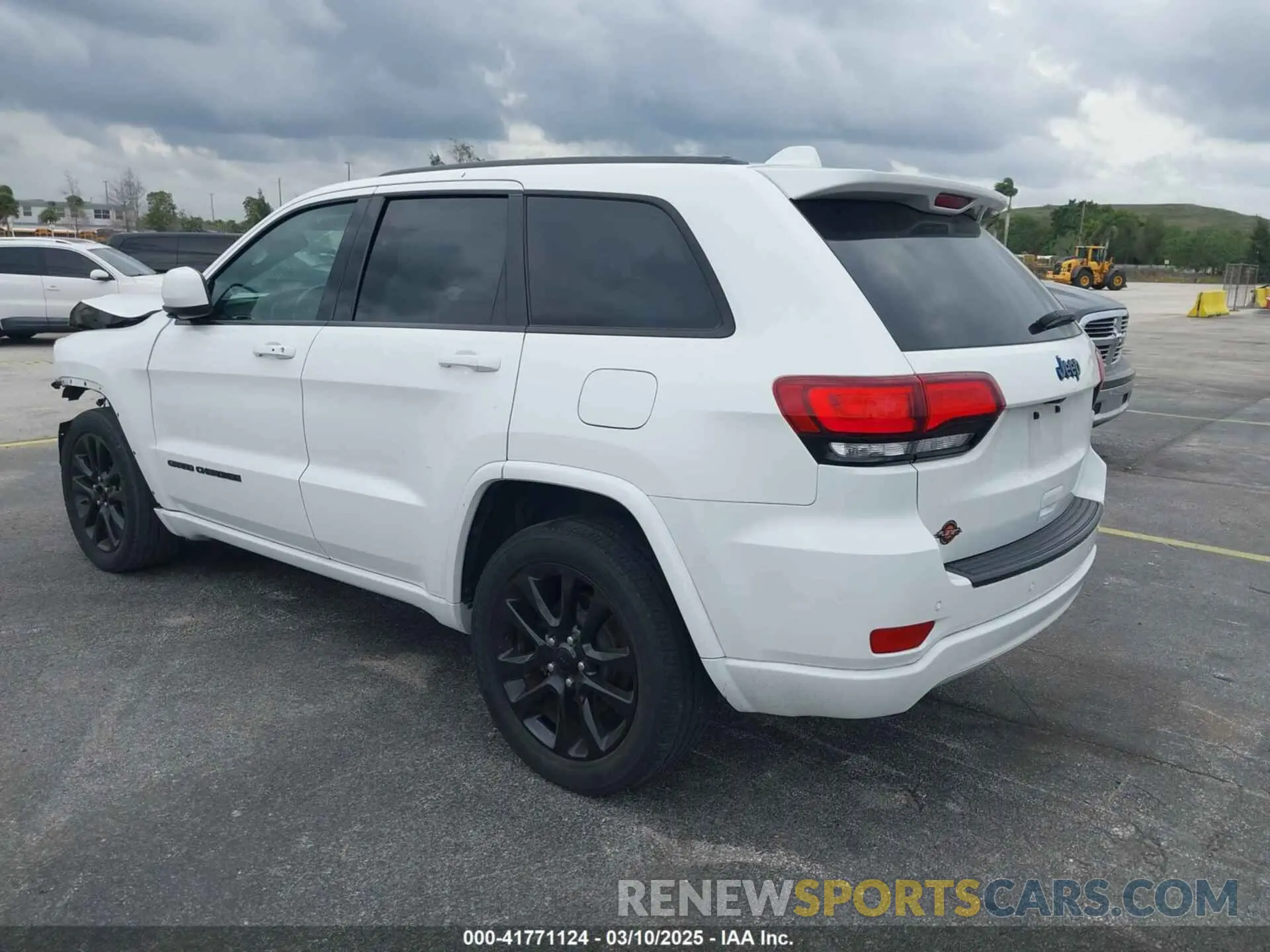 3 Photograph of a damaged car 1C4RJEAG5KC776459 JEEP GRAND CHEROKEE 2019