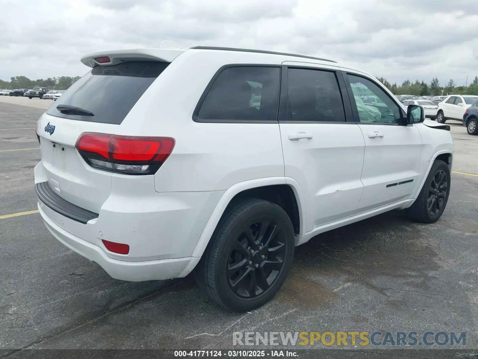 4 Photograph of a damaged car 1C4RJEAG5KC776459 JEEP GRAND CHEROKEE 2019