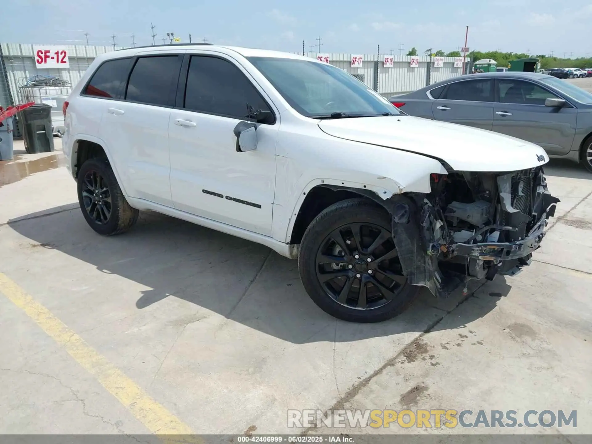 1 Photograph of a damaged car 1C4RJEAG6KC572544 JEEP GRAND CHEROKEE 2019