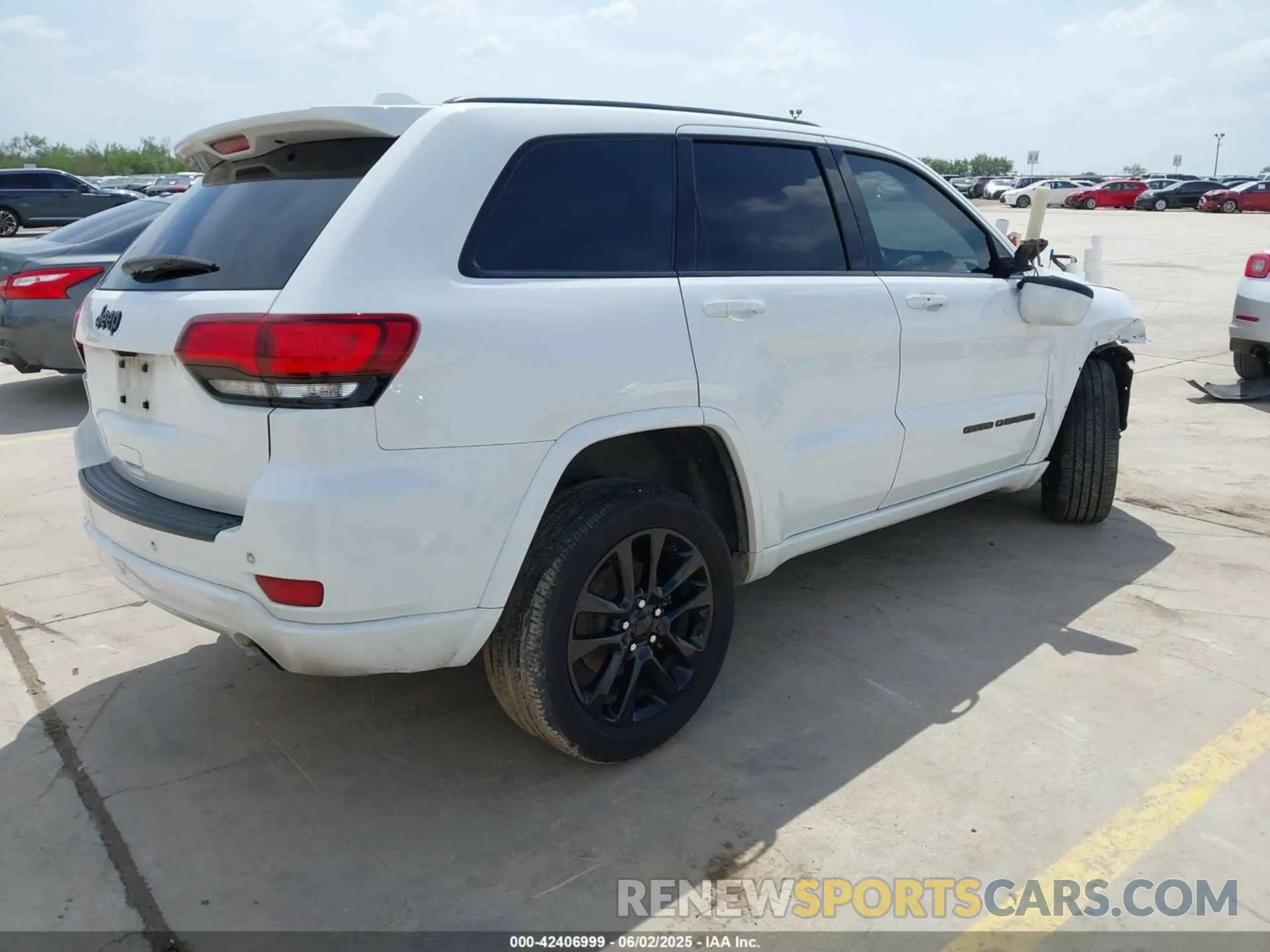 4 Photograph of a damaged car 1C4RJEAG6KC572544 JEEP GRAND CHEROKEE 2019