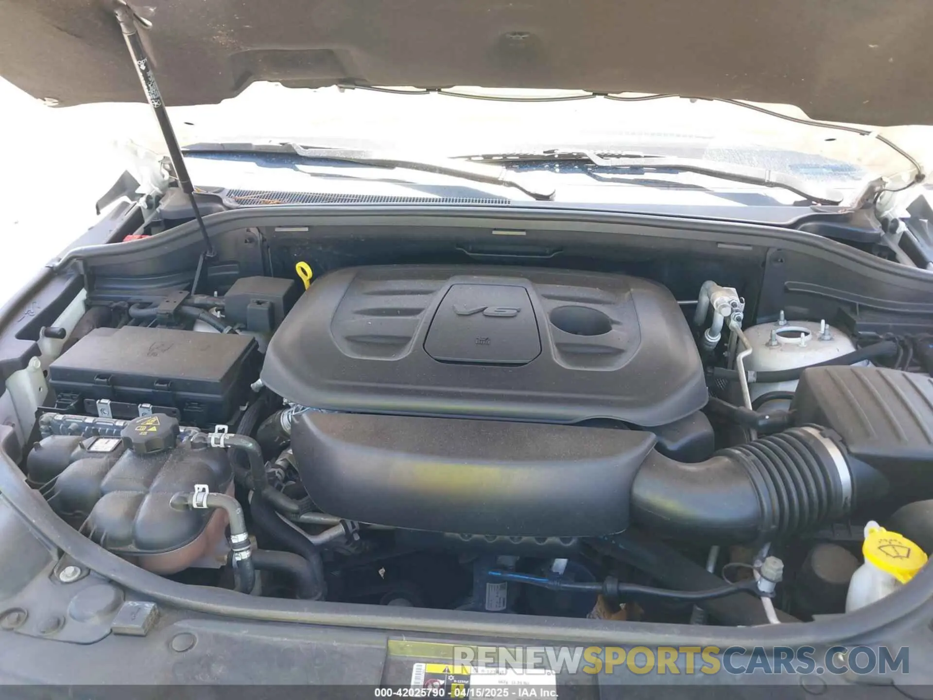 10 Photograph of a damaged car 1C4RJEAG6KC850892 JEEP GRAND CHEROKEE 2019