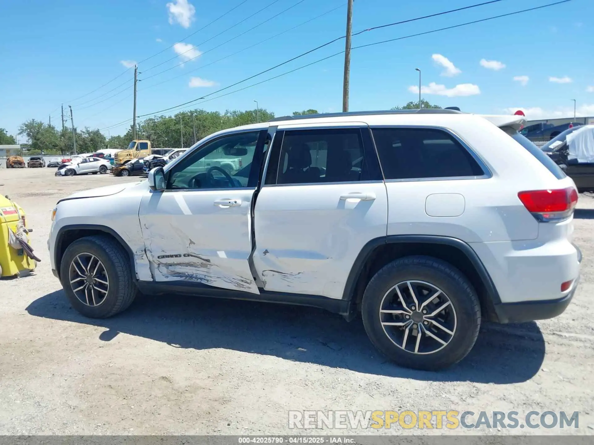 14 Photograph of a damaged car 1C4RJEAG6KC850892 JEEP GRAND CHEROKEE 2019