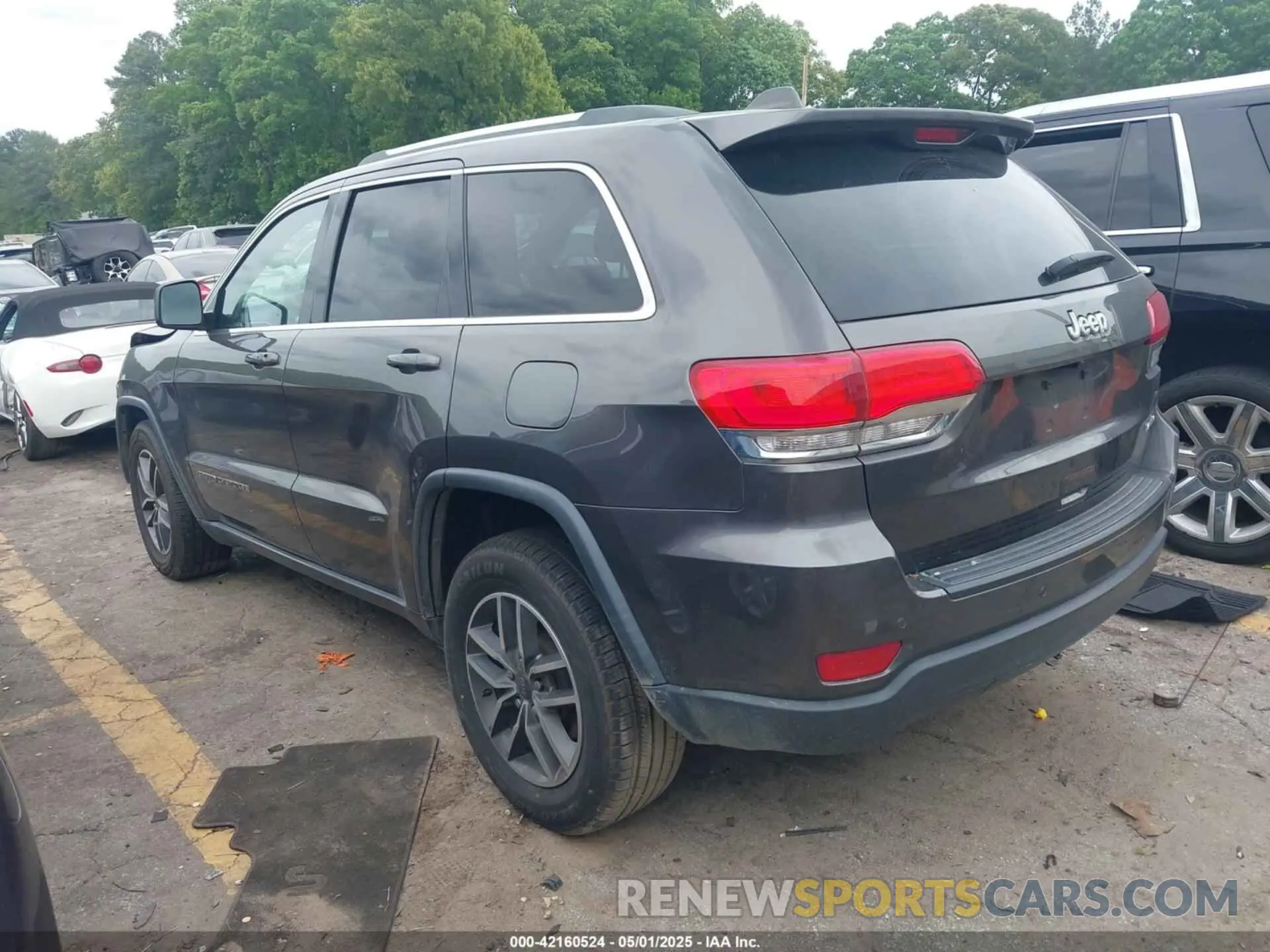 3 Photograph of a damaged car 1C4RJEAG7KC556191 JEEP GRAND CHEROKEE 2019