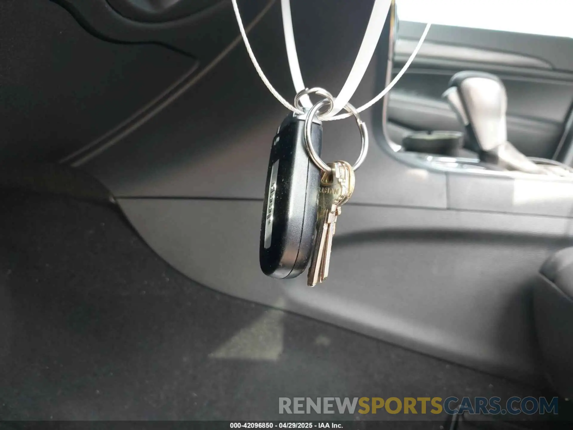11 Photograph of a damaged car 1C4RJEAG7KC662575 JEEP GRAND CHEROKEE 2019