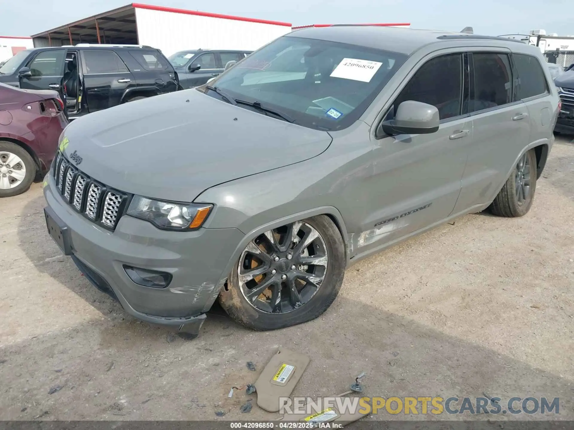 2 Photograph of a damaged car 1C4RJEAG7KC662575 JEEP GRAND CHEROKEE 2019