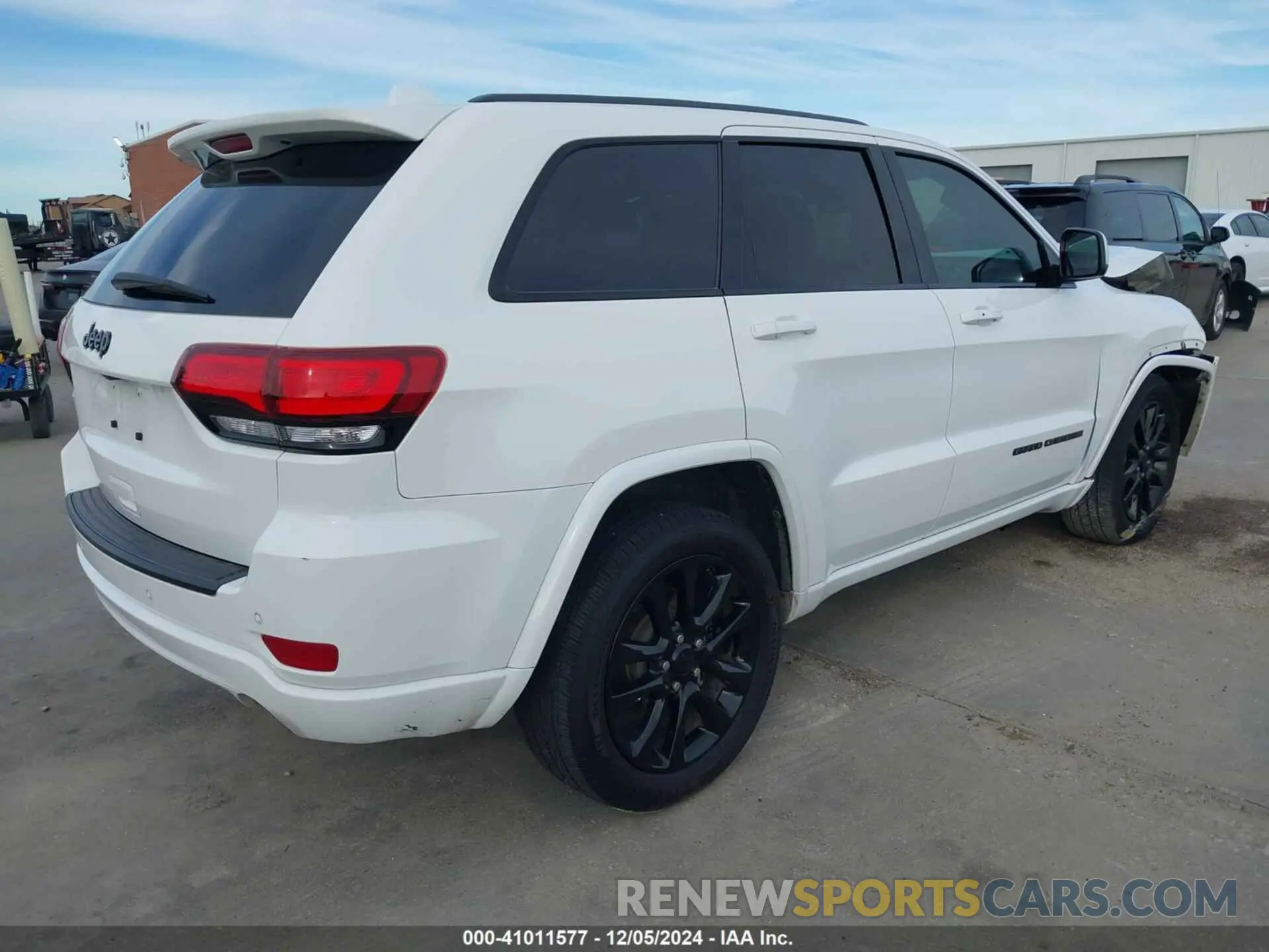 4 Photograph of a damaged car 1C4RJEAG7KC776544 JEEP GRAND CHEROKEE 2019