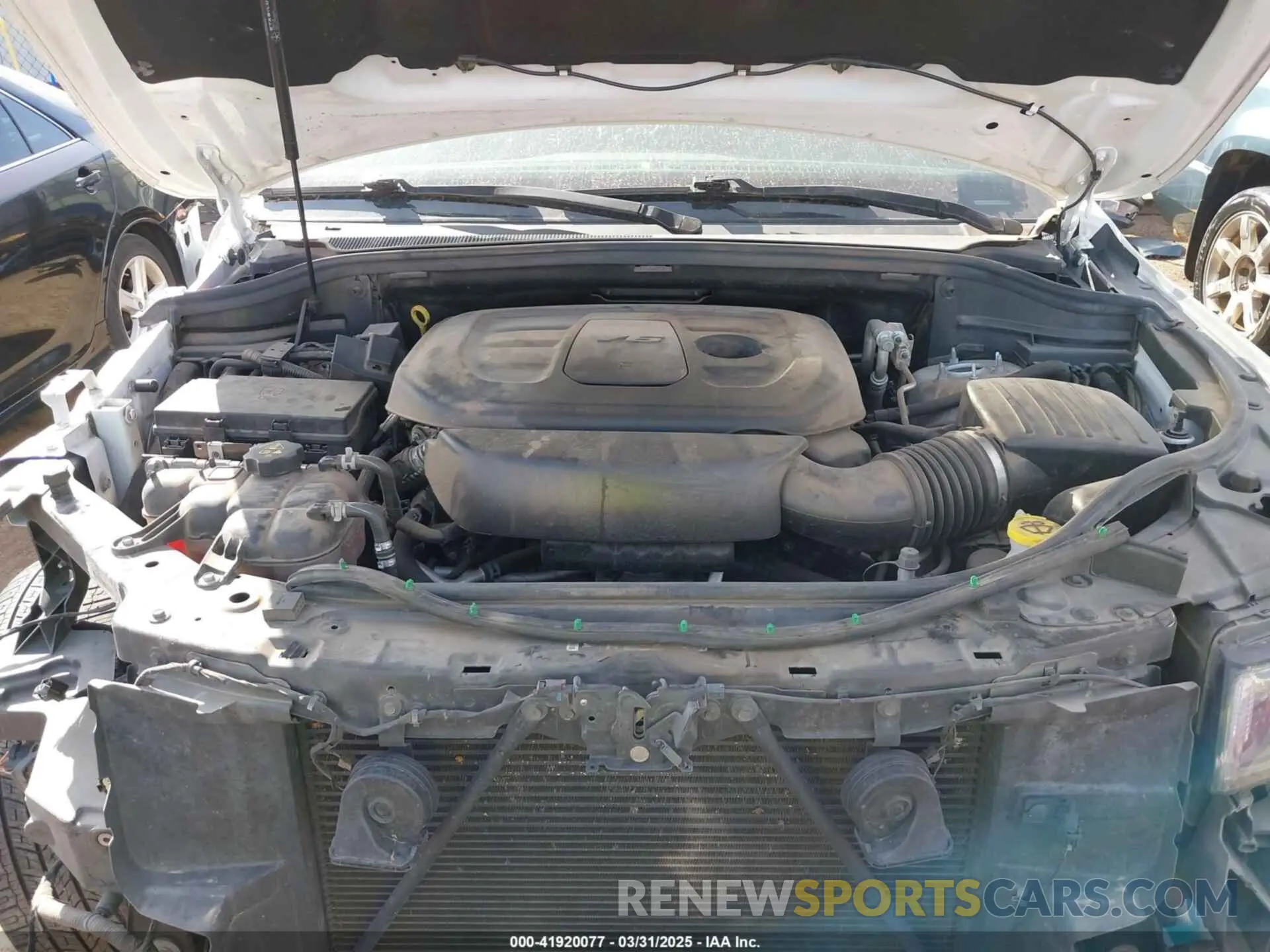 10 Photograph of a damaged car 1C4RJEAG7KC811163 JEEP GRAND CHEROKEE 2019