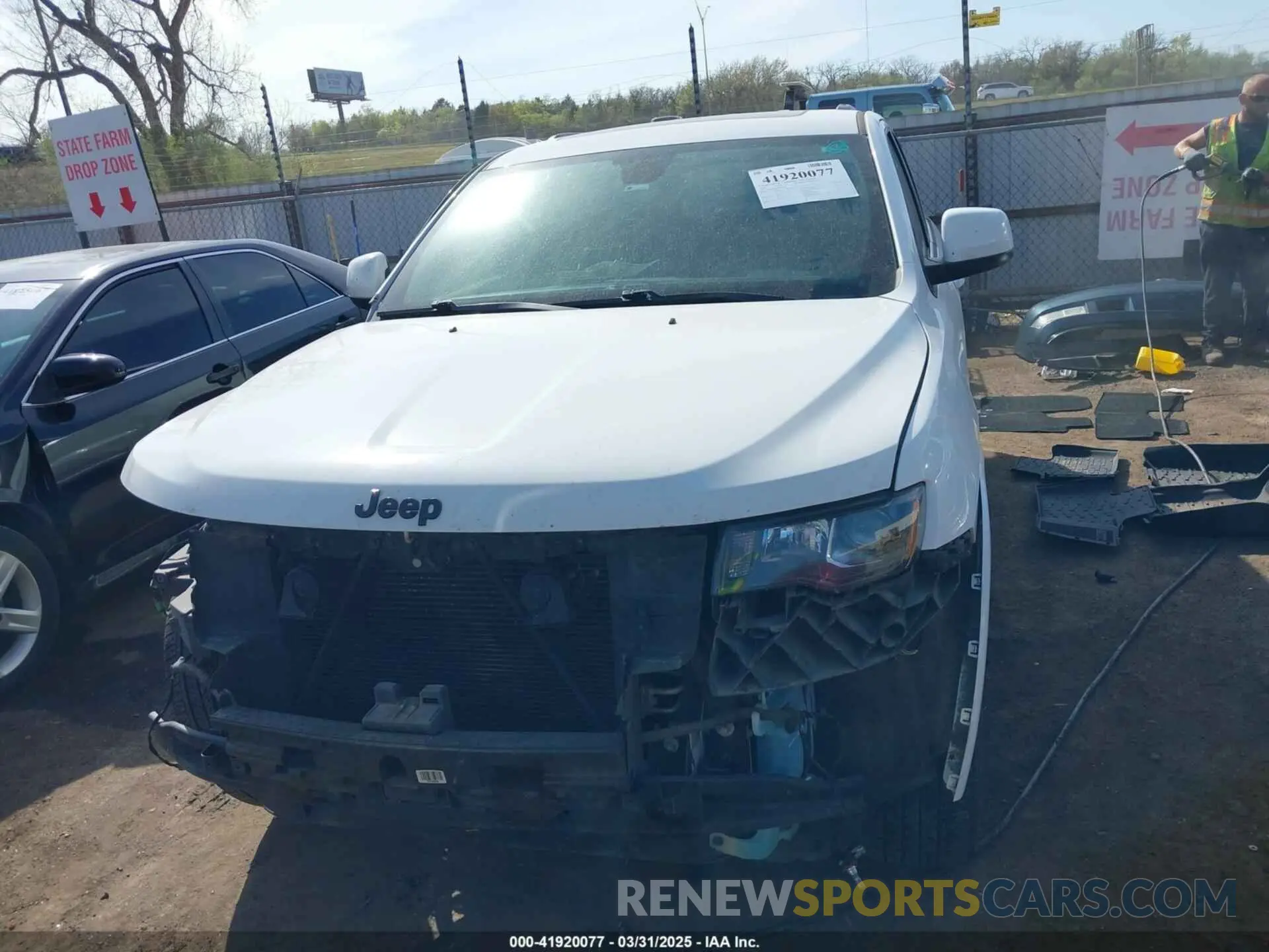 13 Photograph of a damaged car 1C4RJEAG7KC811163 JEEP GRAND CHEROKEE 2019