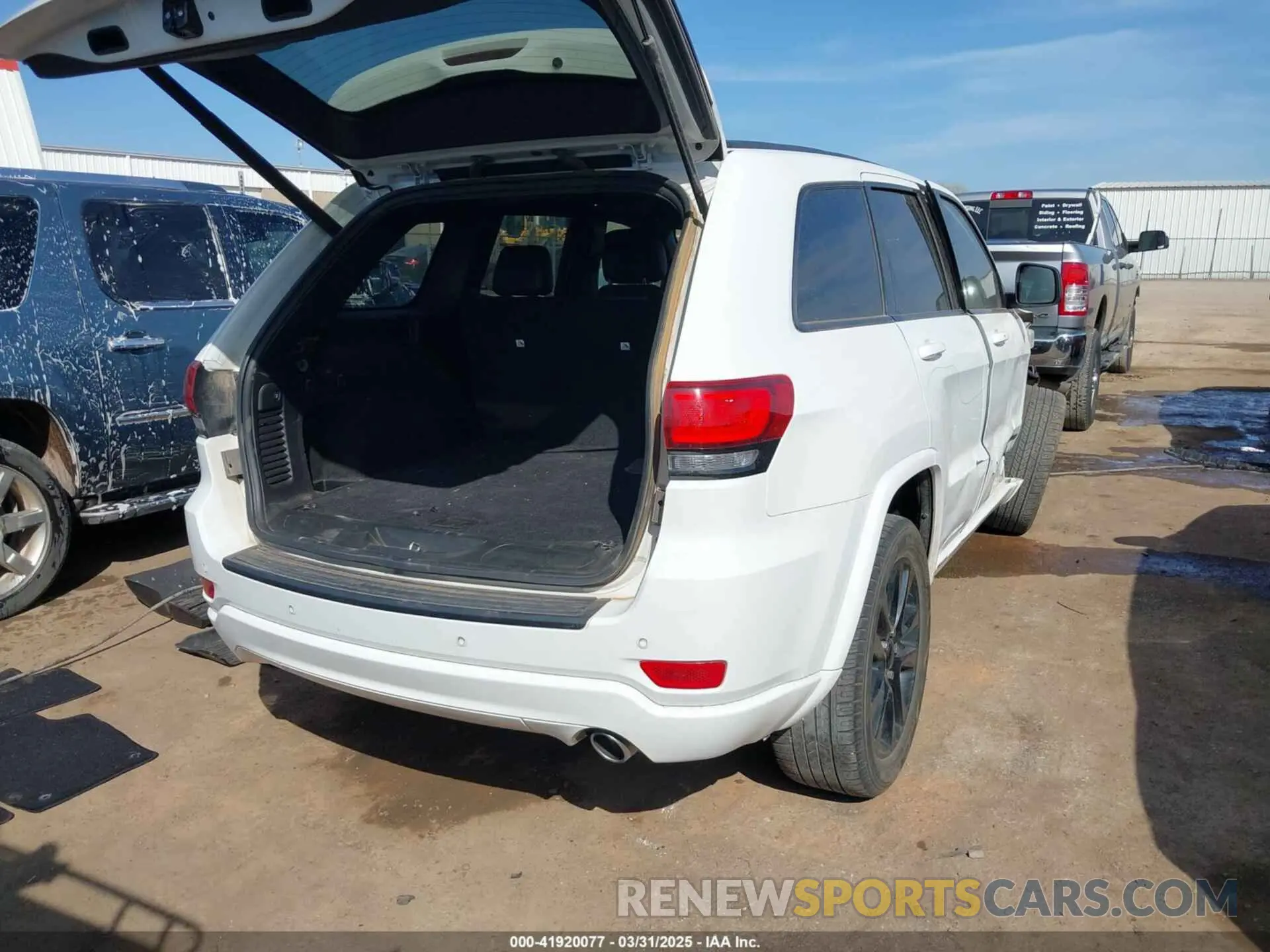 4 Photograph of a damaged car 1C4RJEAG7KC811163 JEEP GRAND CHEROKEE 2019