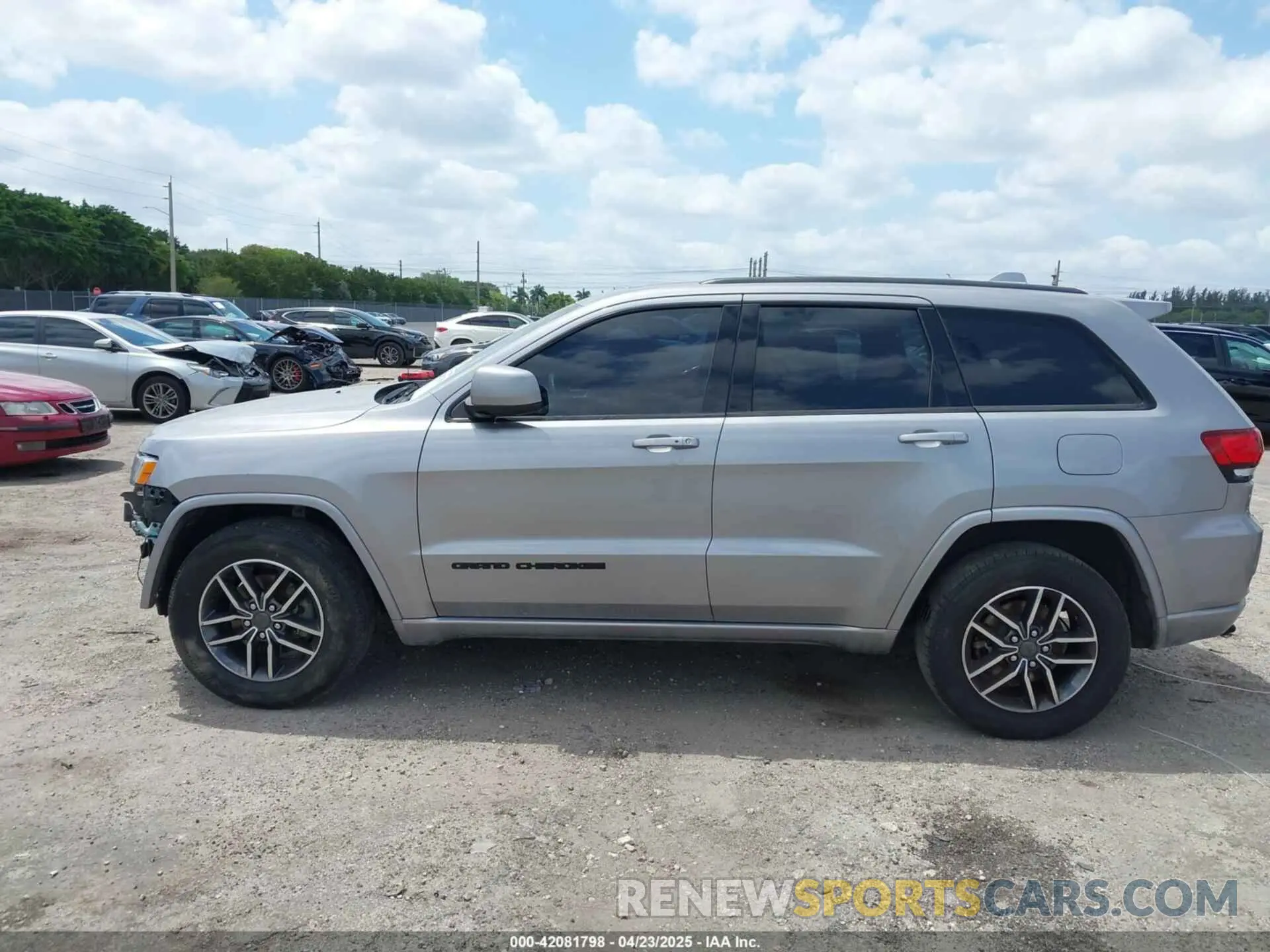 15 Photograph of a damaged car 1C4RJEAG8KC614650 JEEP GRAND CHEROKEE 2019