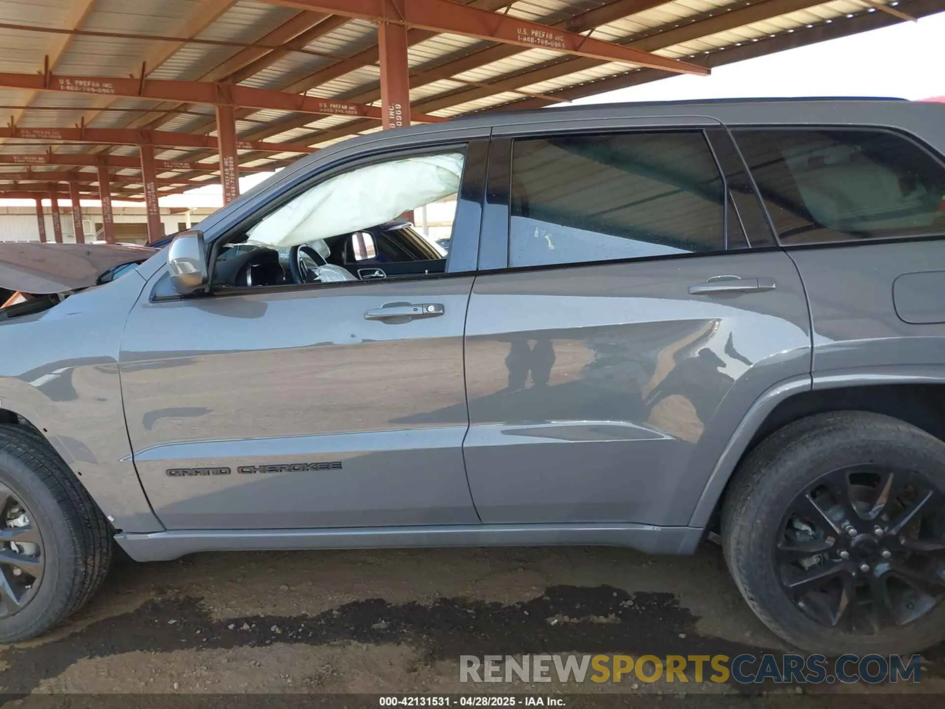 14 Photograph of a damaged car 1C4RJEAG8KC672631 JEEP GRAND CHEROKEE 2019