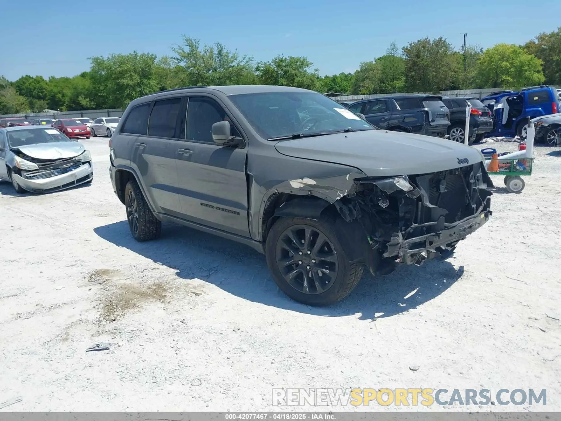 1 Photograph of a damaged car 1C4RJEAG8KC673472 JEEP GRAND CHEROKEE 2019