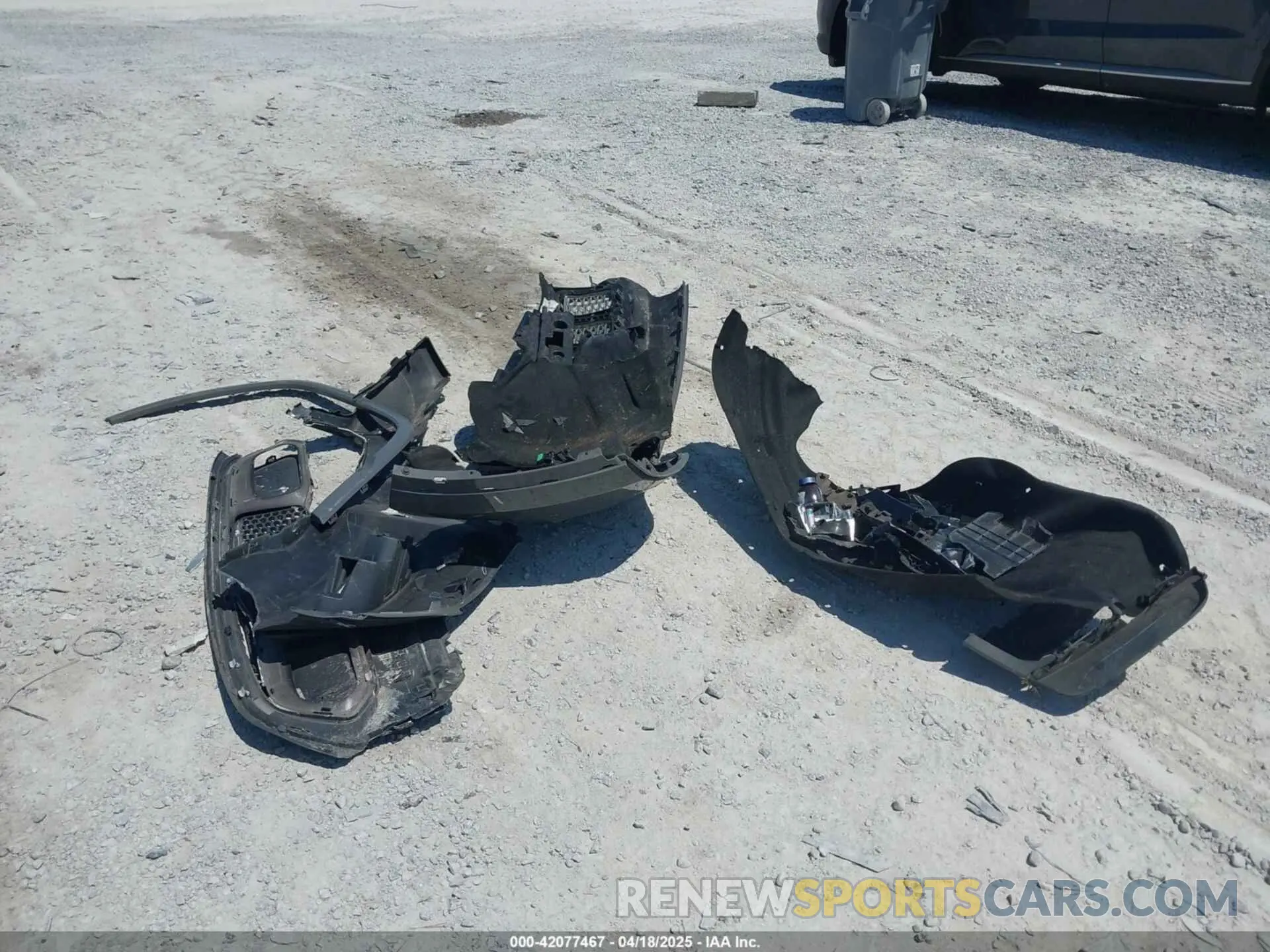 12 Photograph of a damaged car 1C4RJEAG8KC673472 JEEP GRAND CHEROKEE 2019