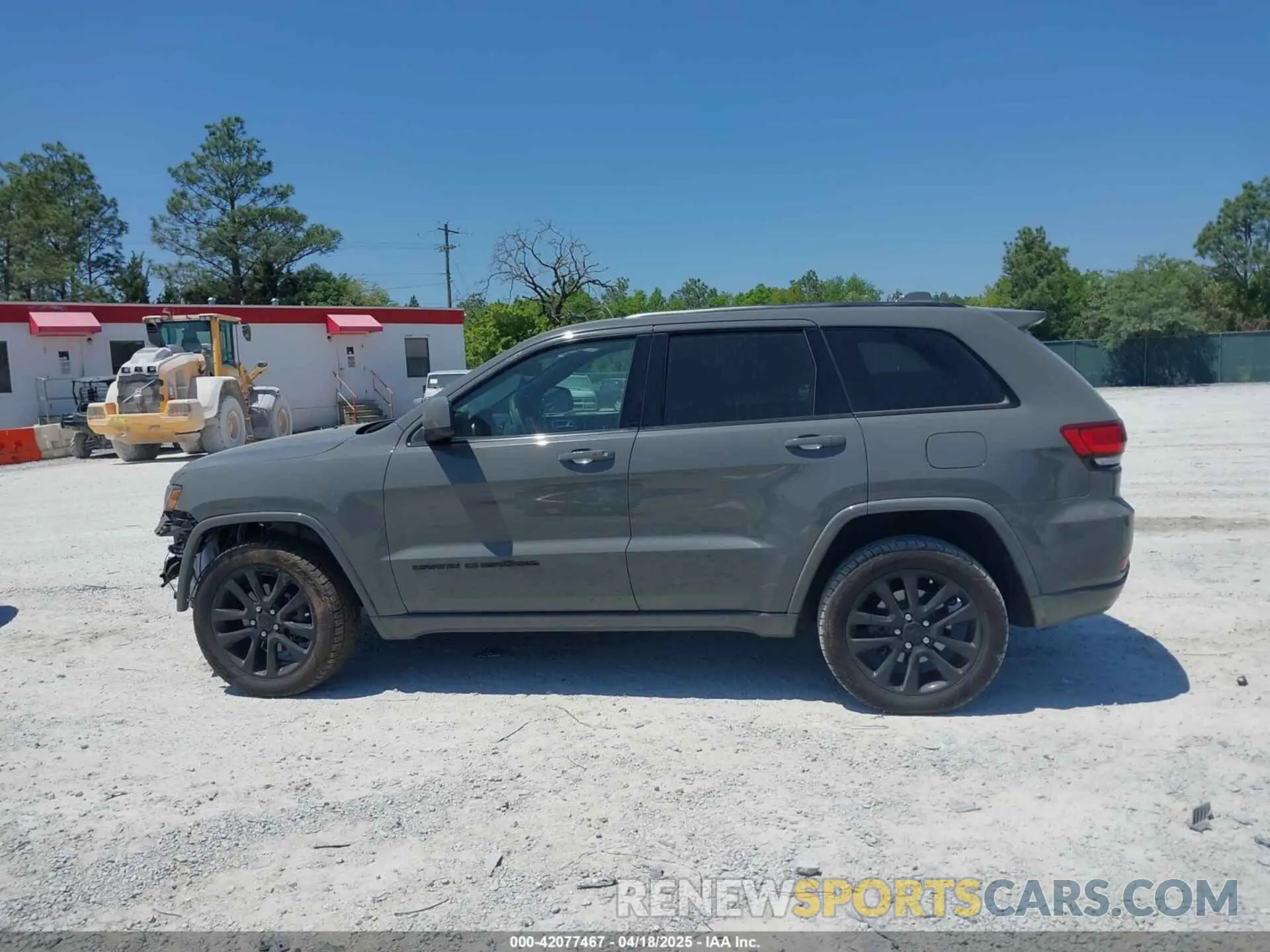 15 Photograph of a damaged car 1C4RJEAG8KC673472 JEEP GRAND CHEROKEE 2019