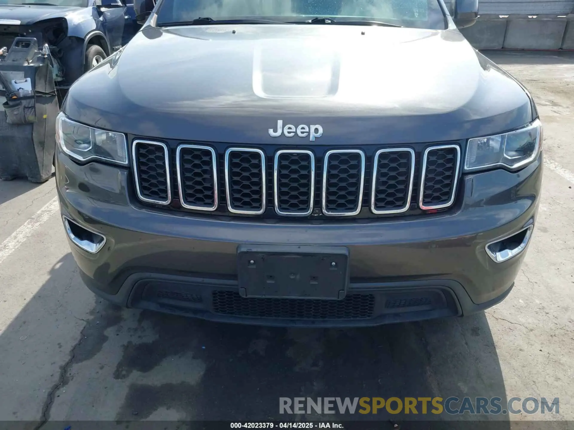 12 Photograph of a damaged car 1C4RJEAG8KC798424 JEEP GRAND CHEROKEE 2019