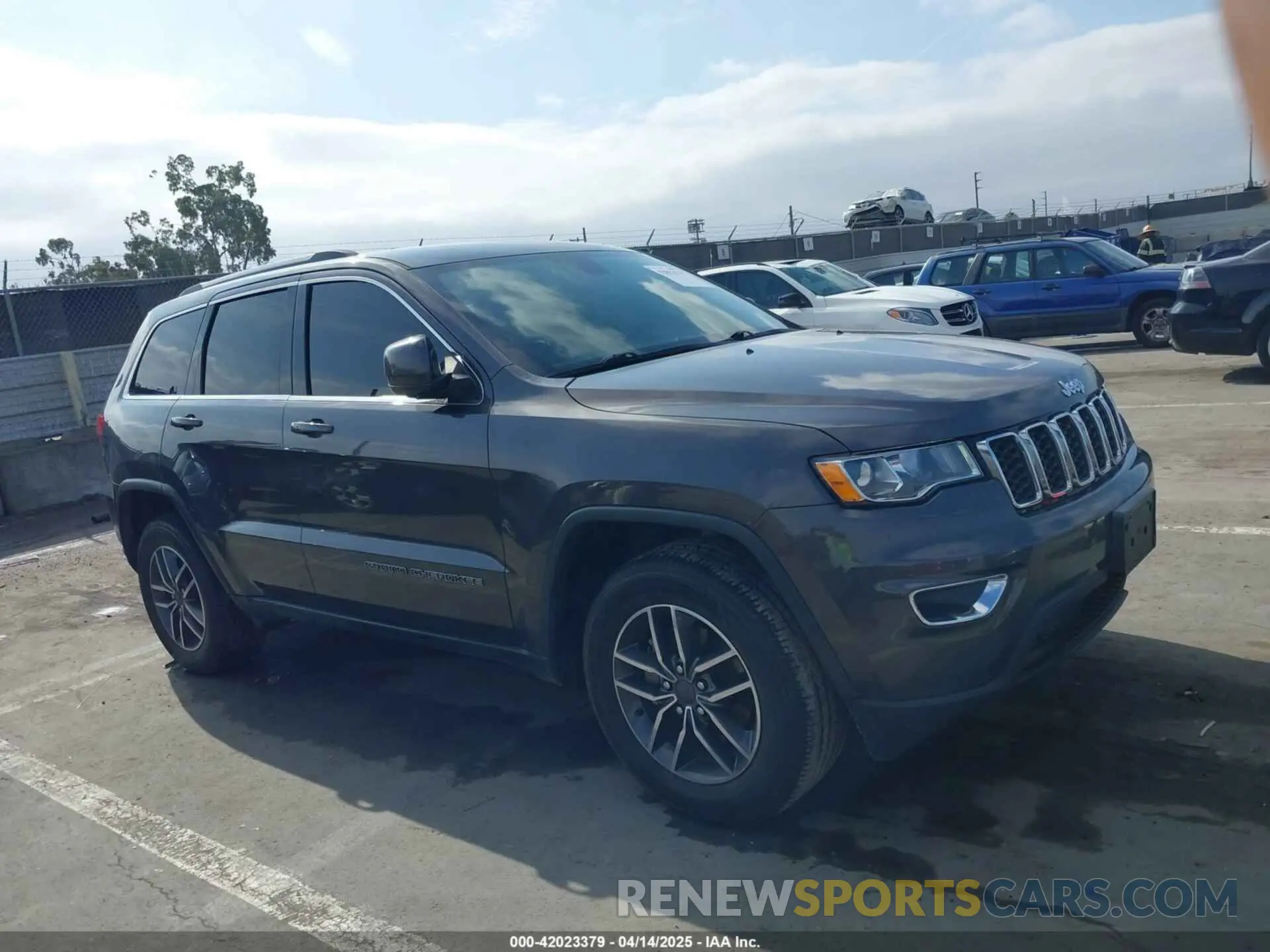 13 Photograph of a damaged car 1C4RJEAG8KC798424 JEEP GRAND CHEROKEE 2019