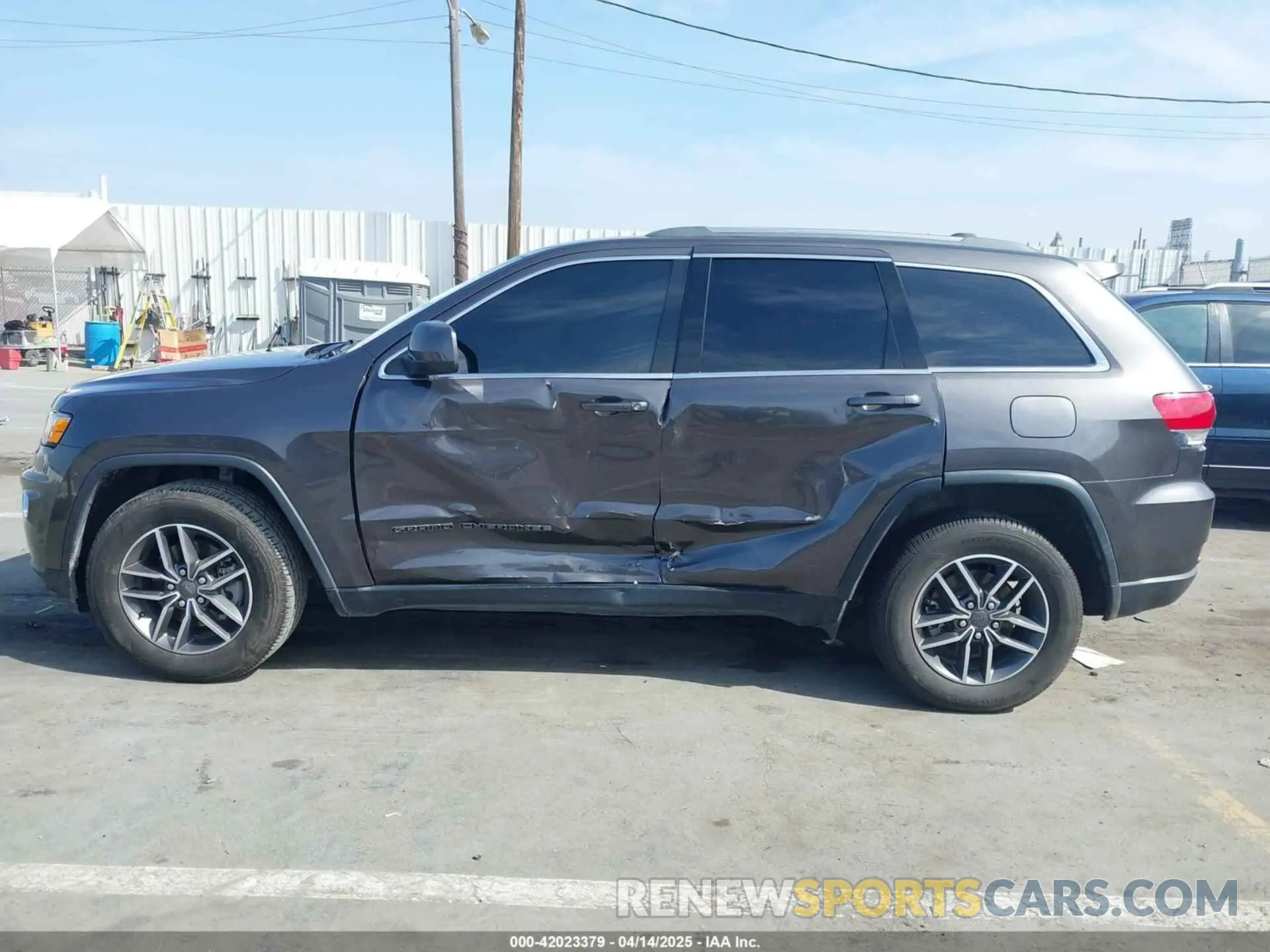14 Photograph of a damaged car 1C4RJEAG8KC798424 JEEP GRAND CHEROKEE 2019