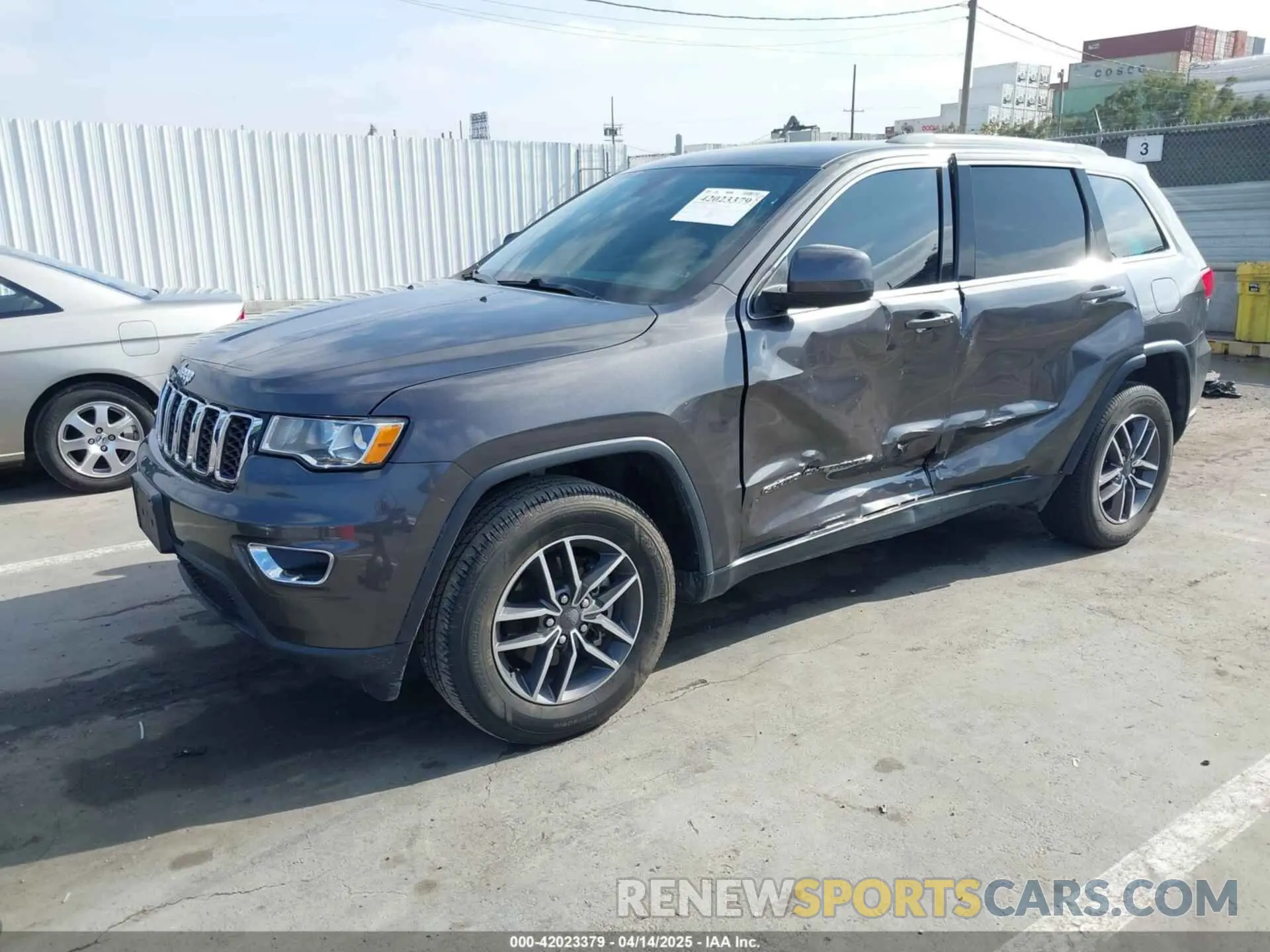 2 Photograph of a damaged car 1C4RJEAG8KC798424 JEEP GRAND CHEROKEE 2019