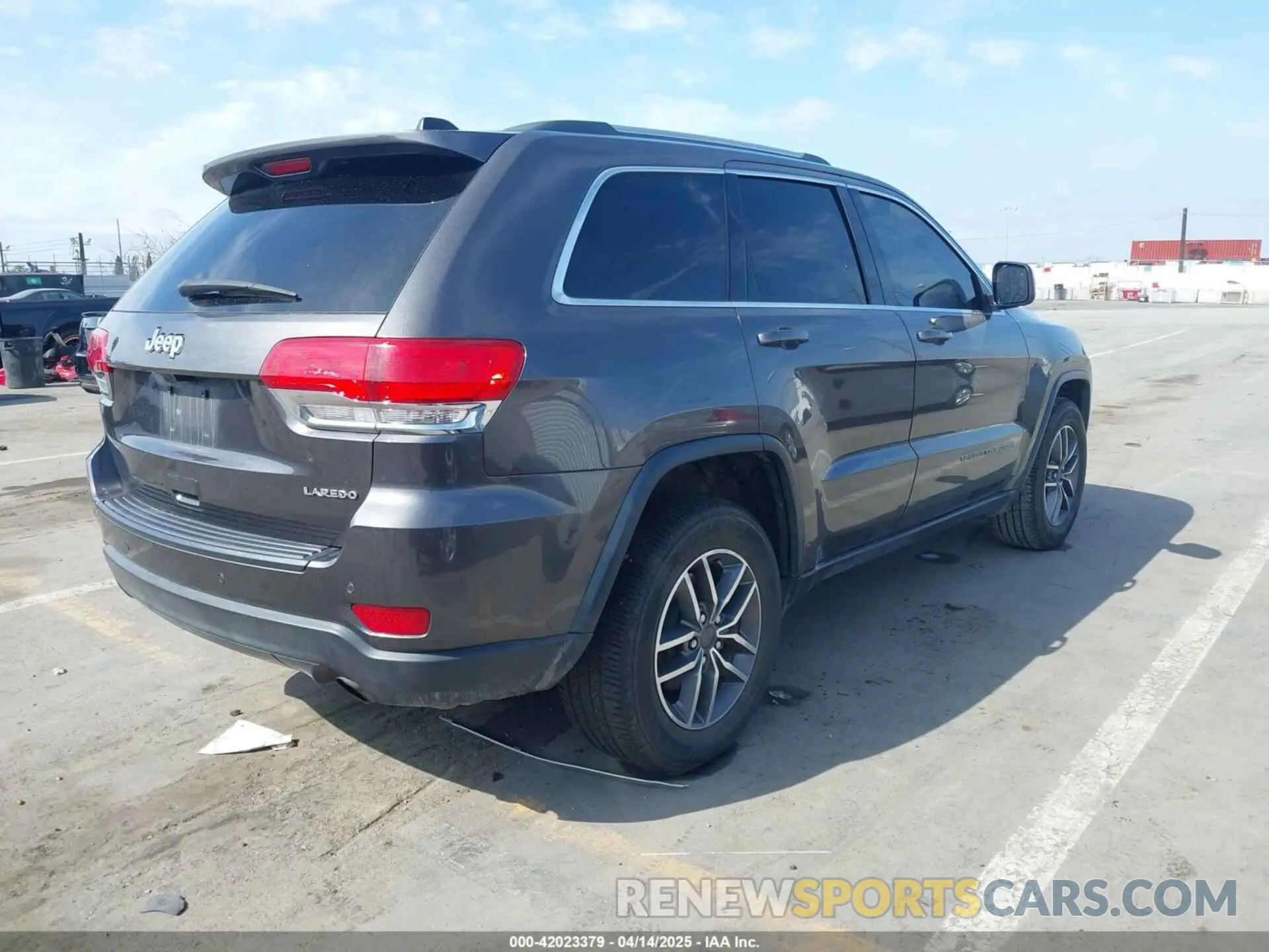 4 Photograph of a damaged car 1C4RJEAG8KC798424 JEEP GRAND CHEROKEE 2019