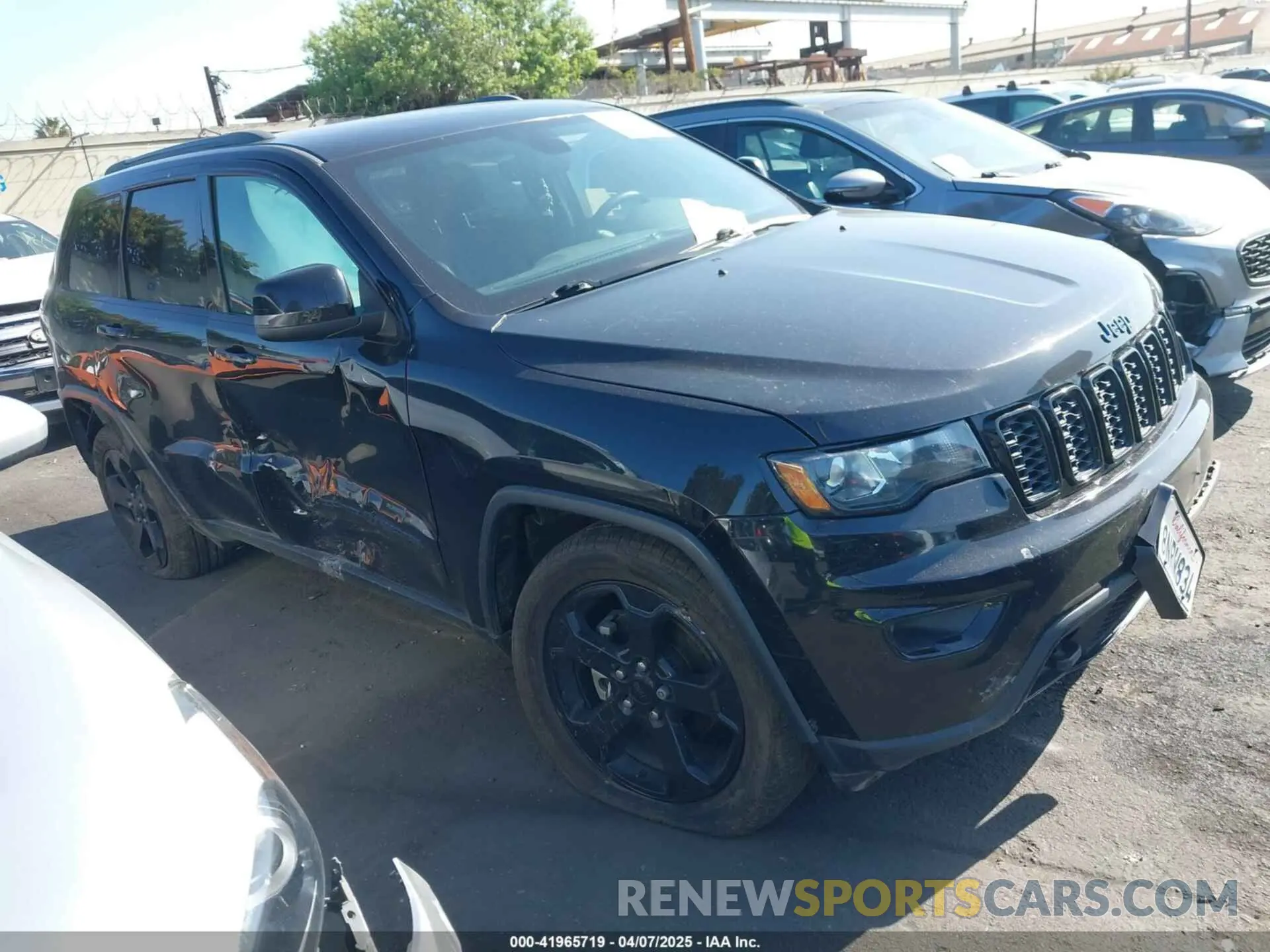 1 Photograph of a damaged car 1C4RJEAGXKC543144 JEEP GRAND CHEROKEE 2019