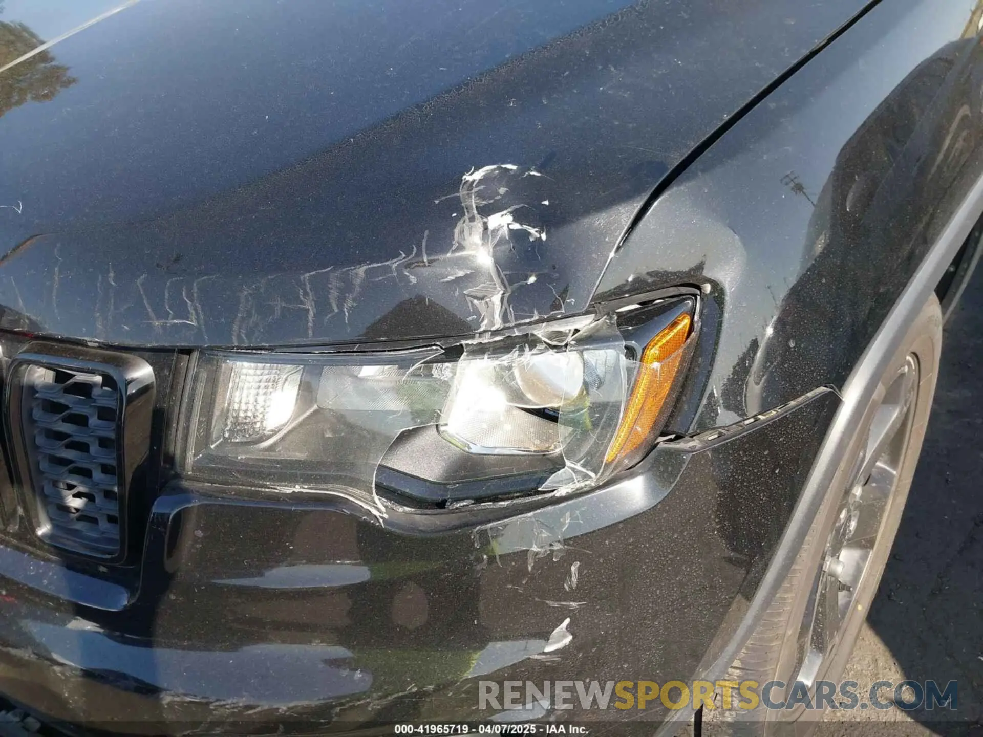 12 Photograph of a damaged car 1C4RJEAGXKC543144 JEEP GRAND CHEROKEE 2019
