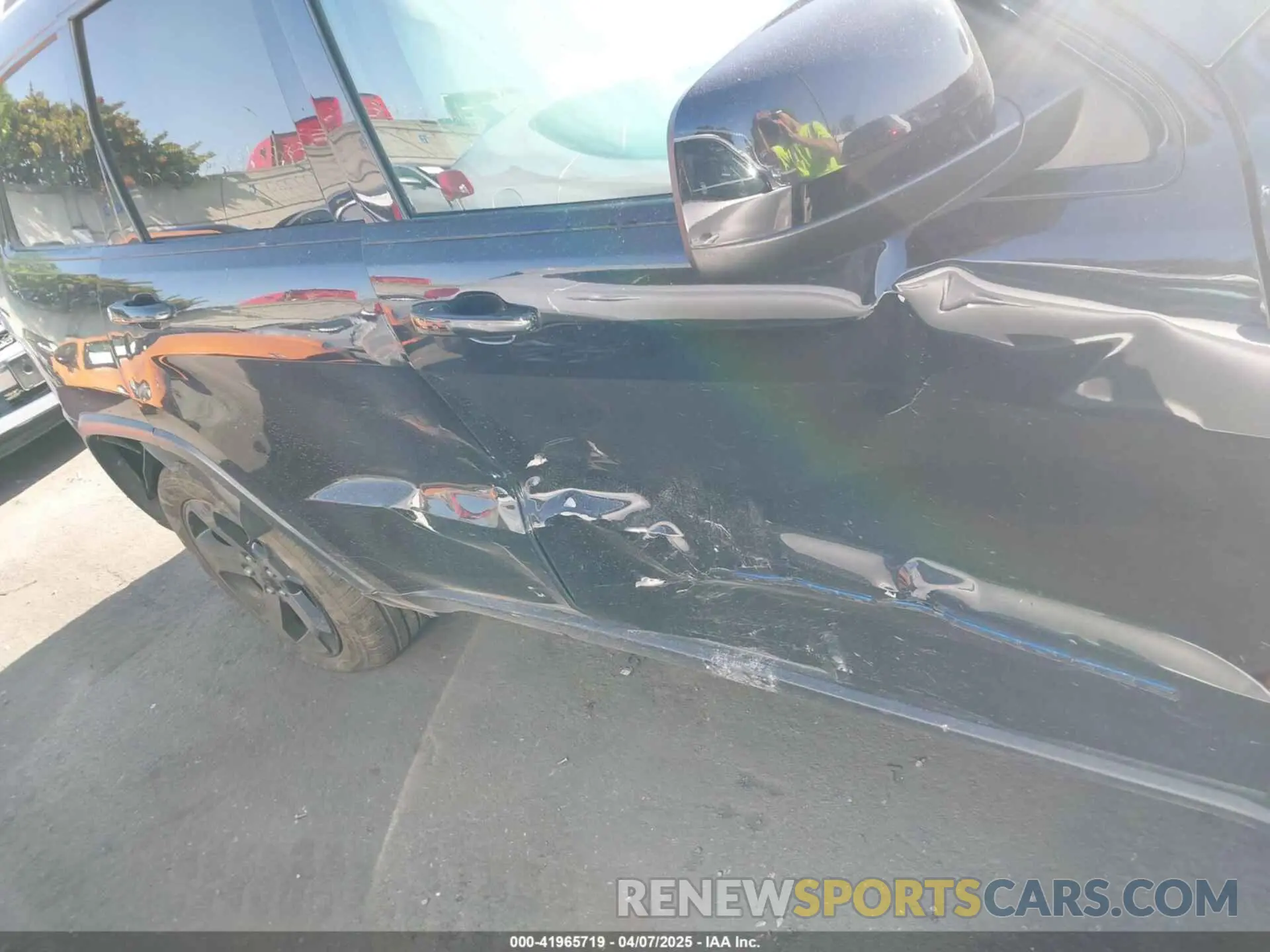 14 Photograph of a damaged car 1C4RJEAGXKC543144 JEEP GRAND CHEROKEE 2019