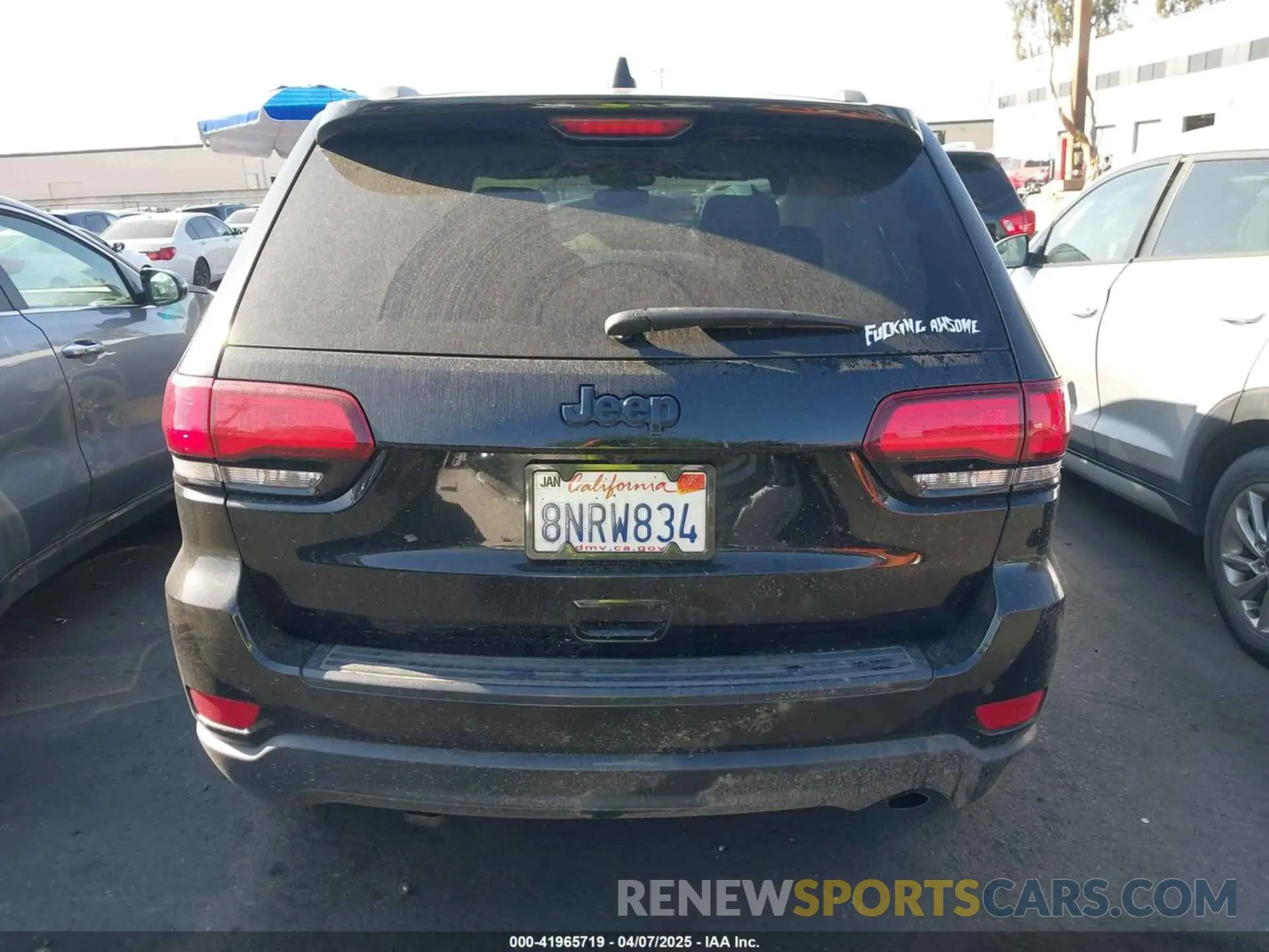 17 Photograph of a damaged car 1C4RJEAGXKC543144 JEEP GRAND CHEROKEE 2019