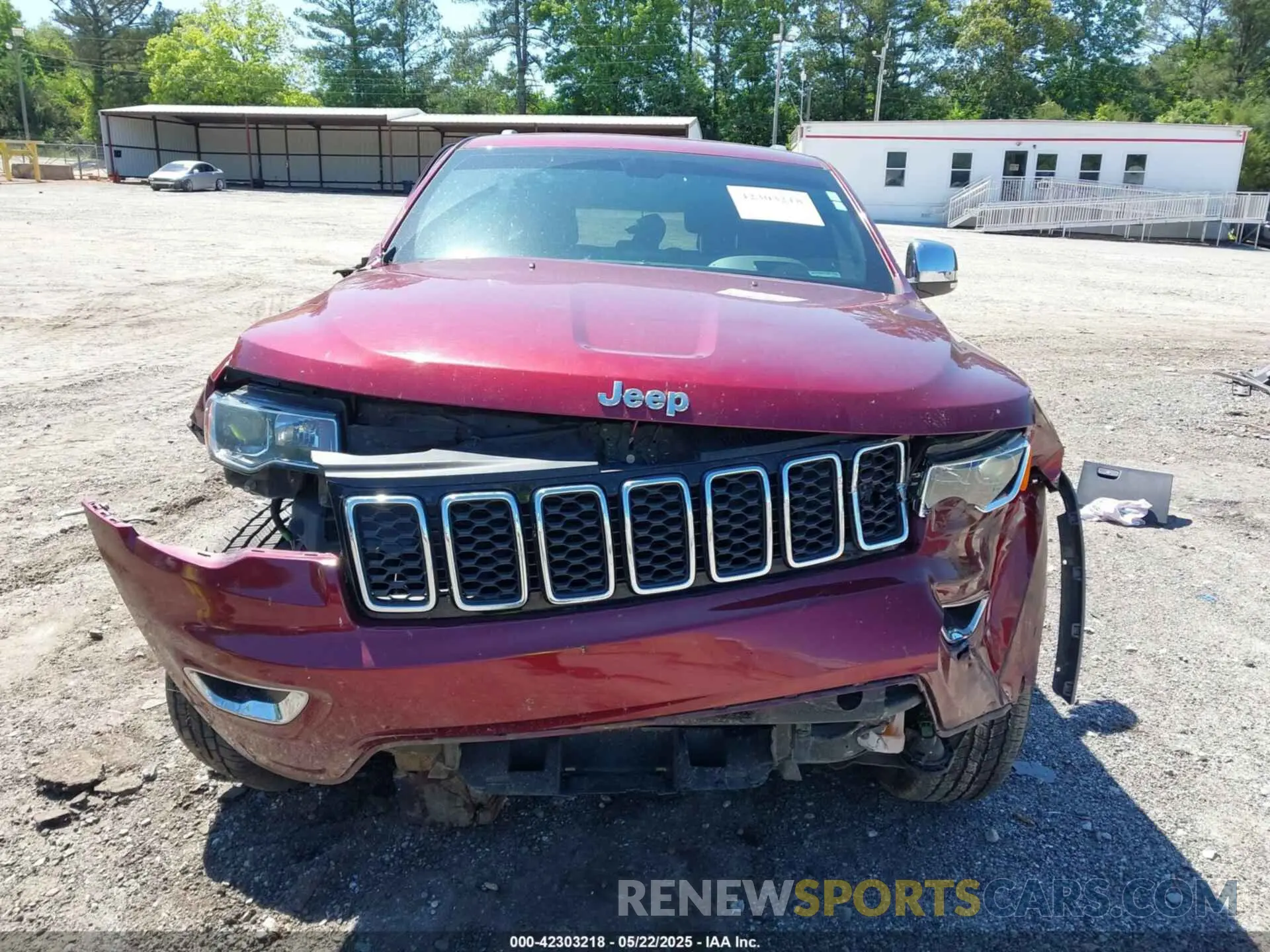 12 Photograph of a damaged car 1C4RJEBG0KC656728 JEEP GRAND CHEROKEE 2019