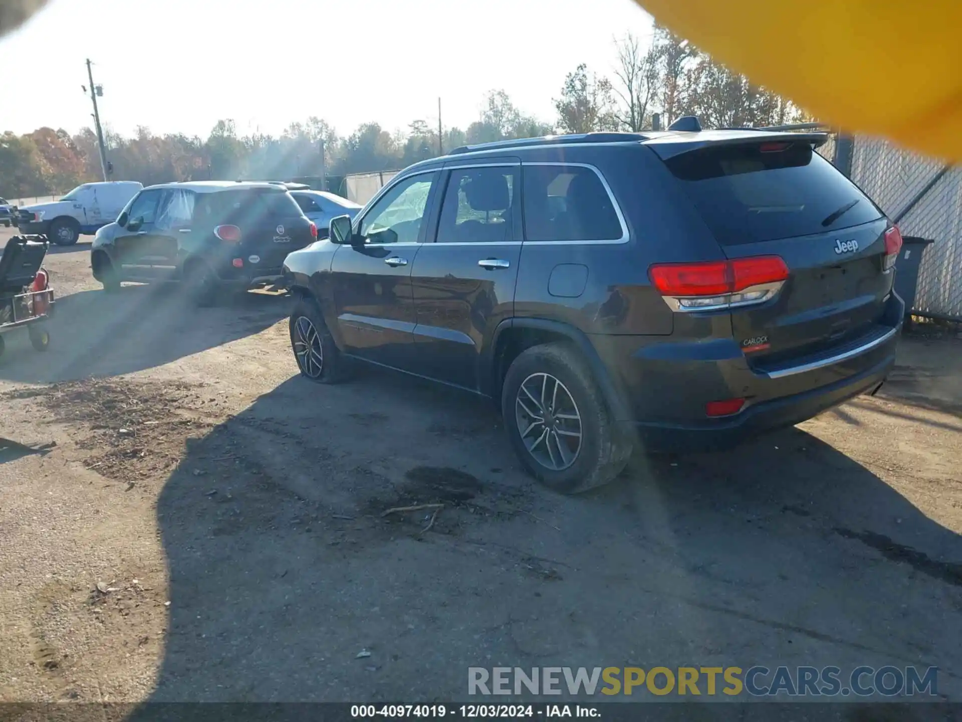 3 Photograph of a damaged car 1C4RJEBG0KC680592 JEEP GRAND CHEROKEE 2019