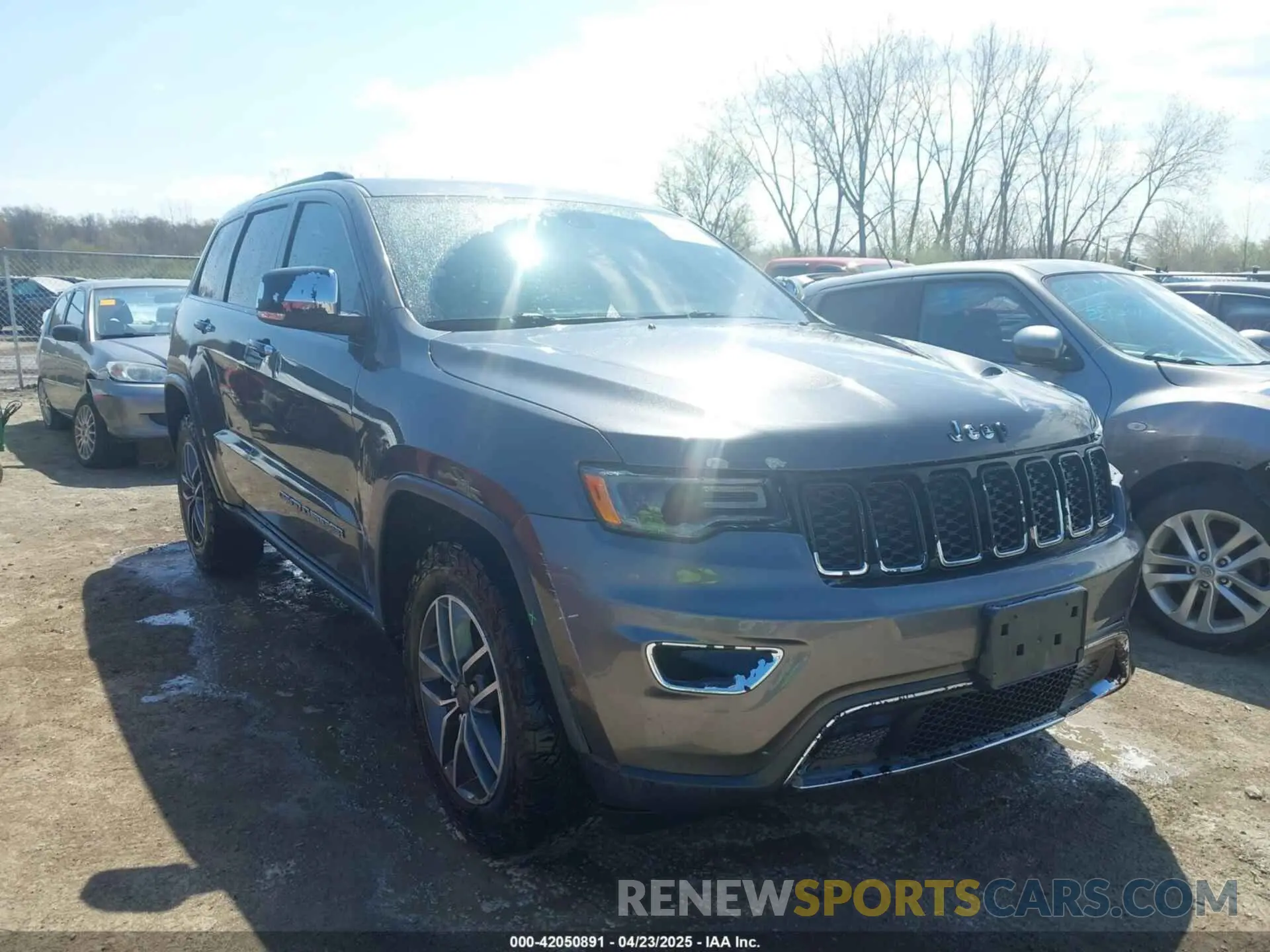 1 Photograph of a damaged car 1C4RJEBG1KC603570 JEEP GRAND CHEROKEE 2019
