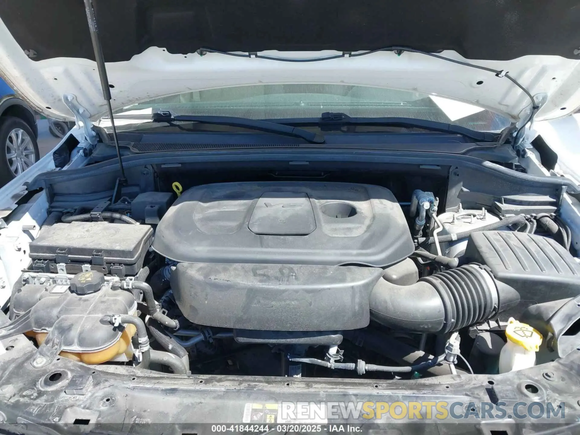 10 Photograph of a damaged car 1C4RJEBG1KC675367 JEEP GRAND CHEROKEE 2019
