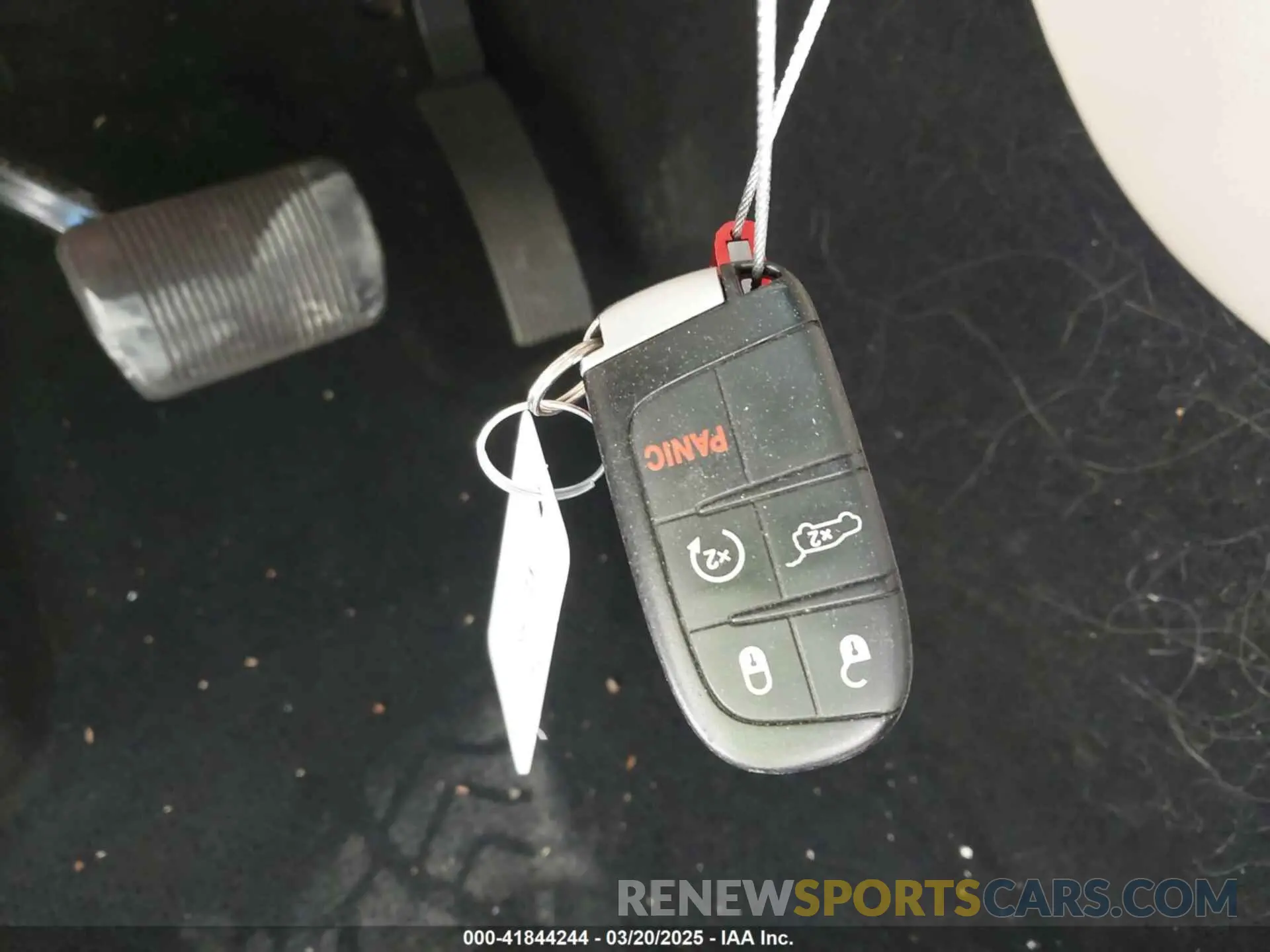 11 Photograph of a damaged car 1C4RJEBG1KC675367 JEEP GRAND CHEROKEE 2019