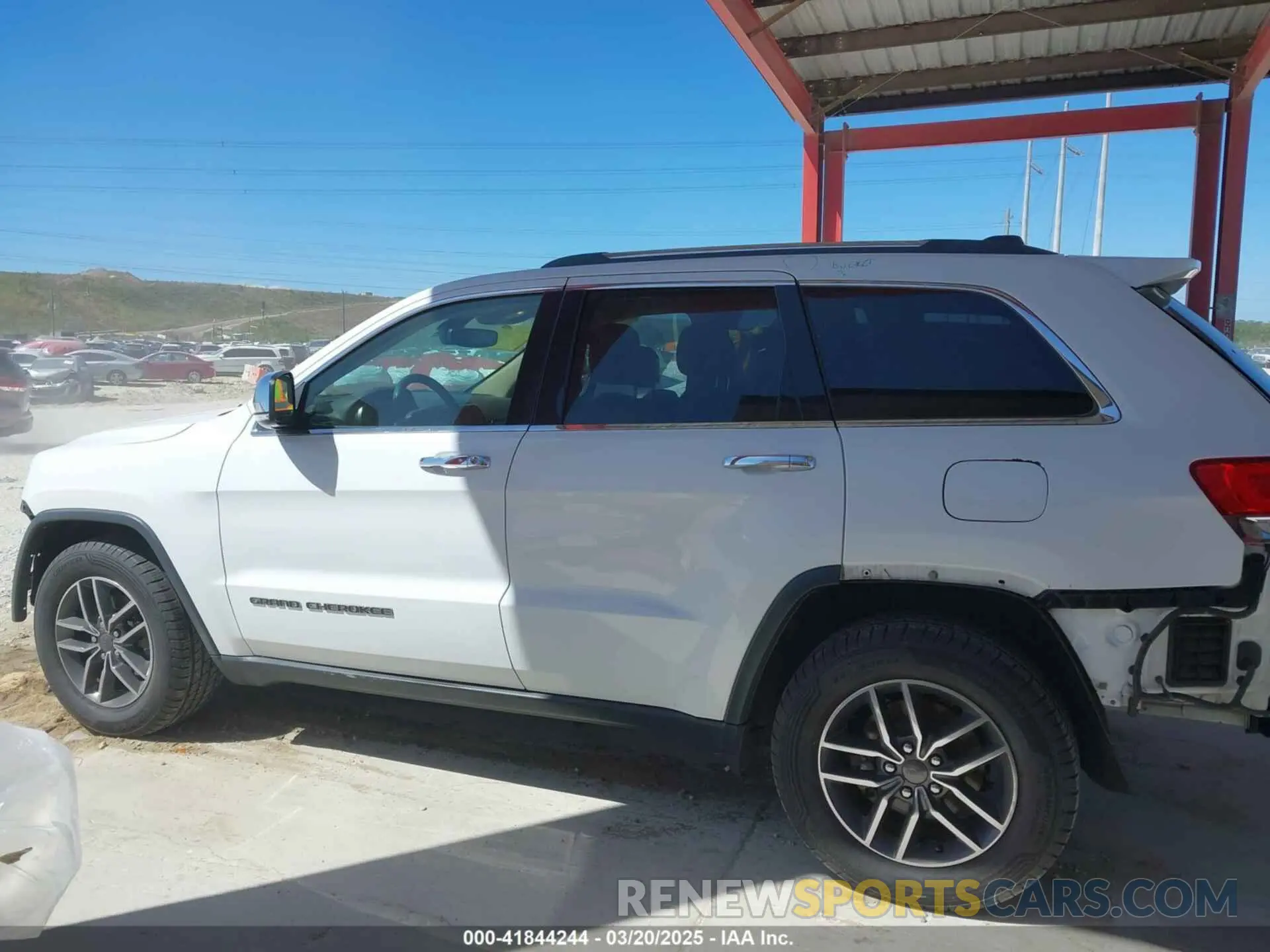 15 Photograph of a damaged car 1C4RJEBG1KC675367 JEEP GRAND CHEROKEE 2019