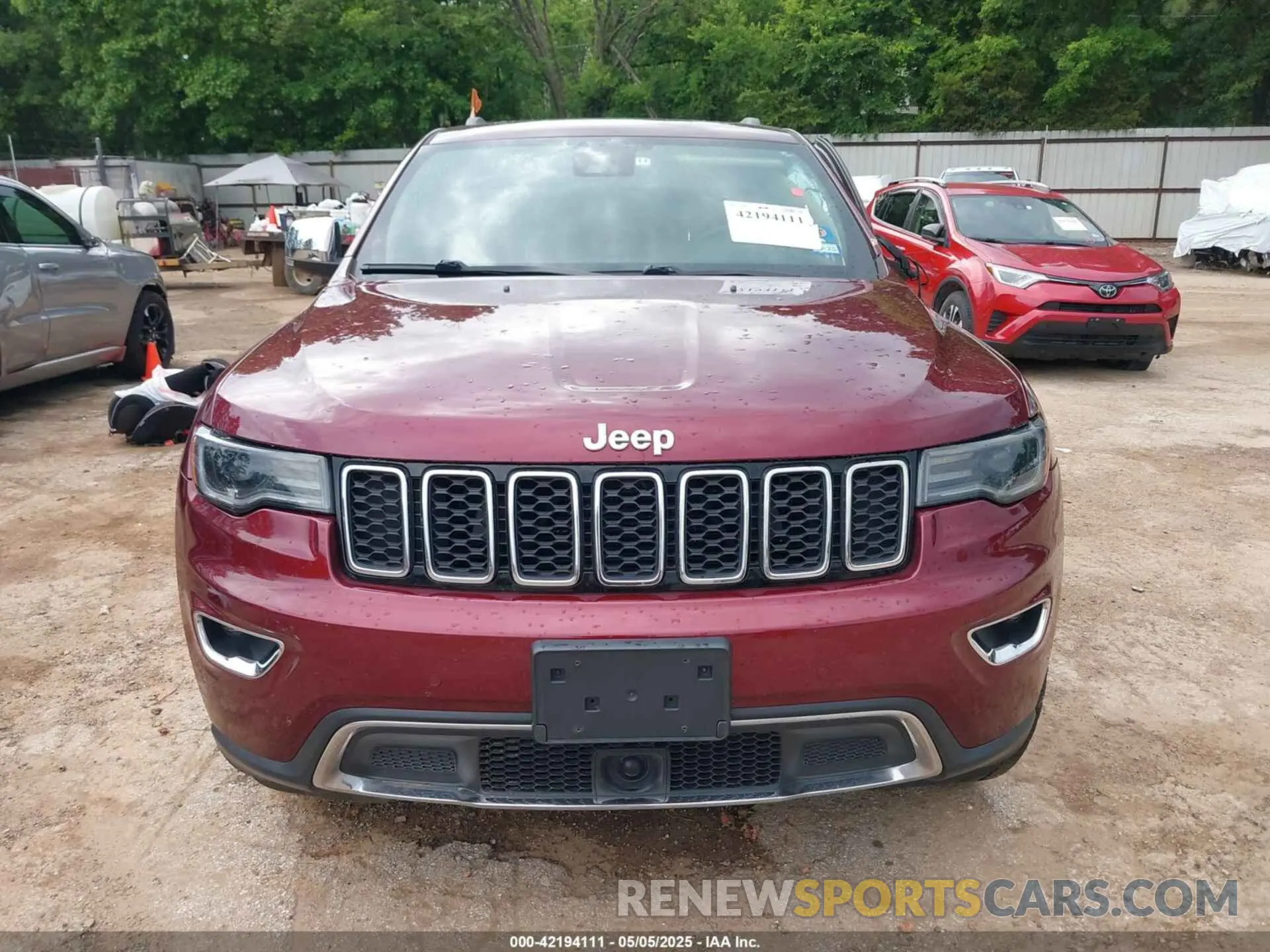 11 Photograph of a damaged car 1C4RJEBG2KC624380 JEEP GRAND CHEROKEE 2019