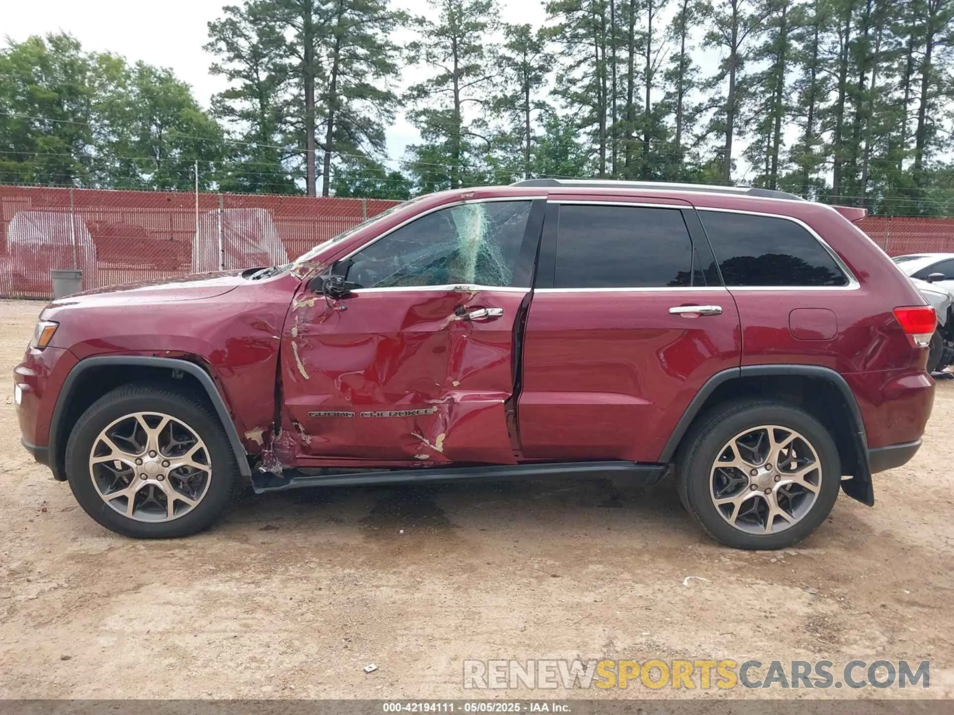 6 Photograph of a damaged car 1C4RJEBG2KC624380 JEEP GRAND CHEROKEE 2019
