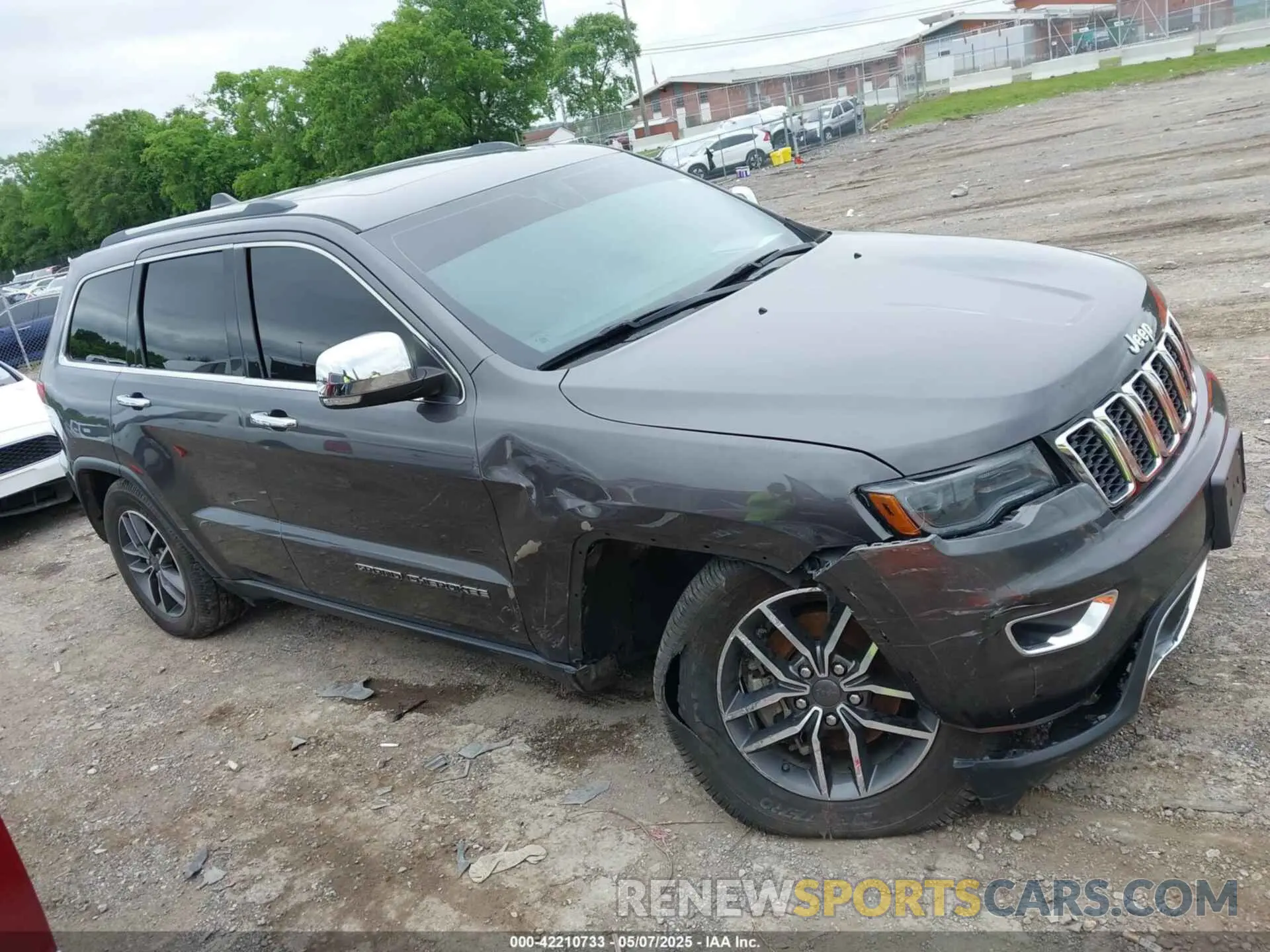 13 Photograph of a damaged car 1C4RJEBG3KC715755 JEEP GRAND CHEROKEE 2019
