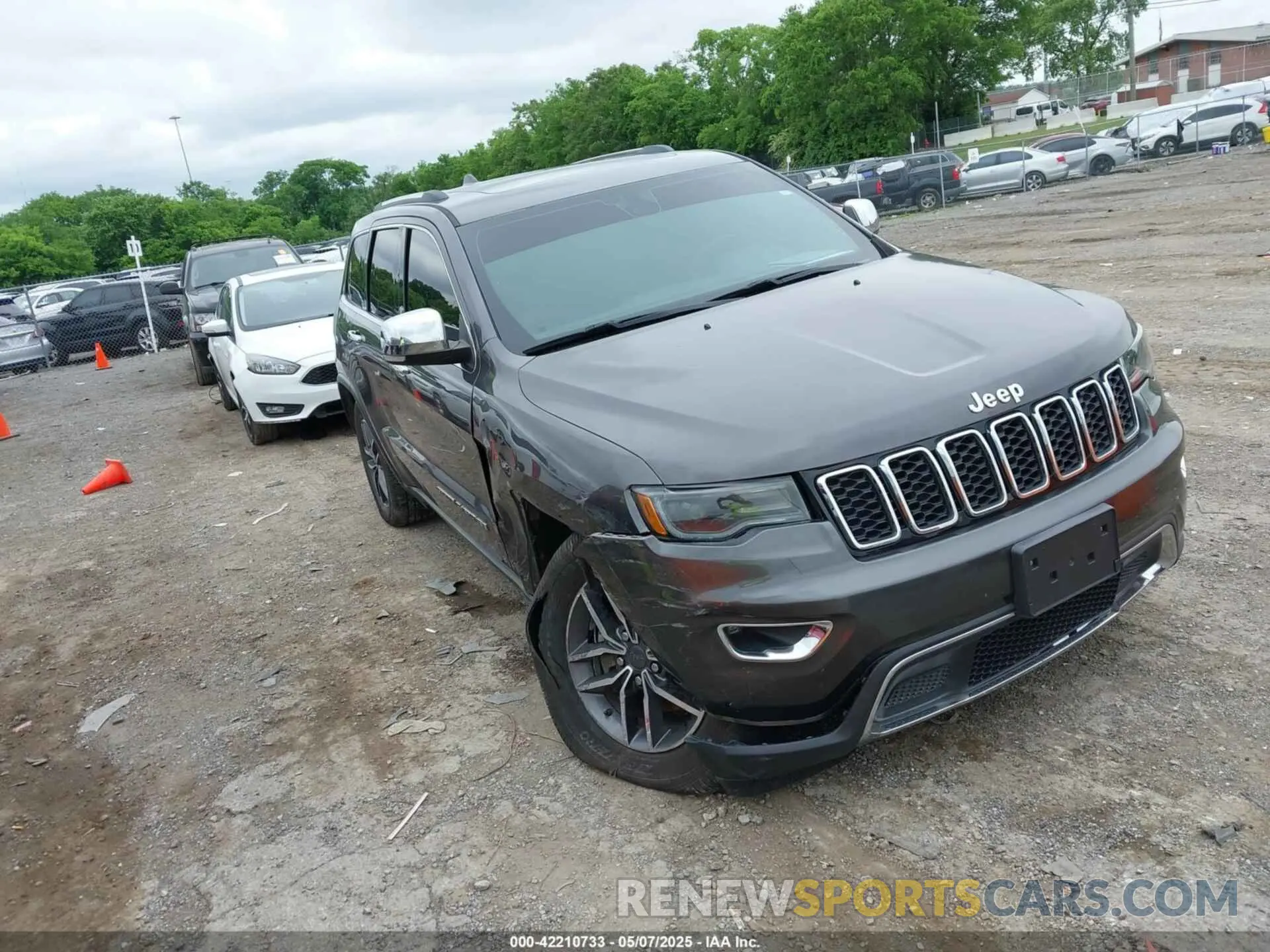 6 Photograph of a damaged car 1C4RJEBG3KC715755 JEEP GRAND CHEROKEE 2019