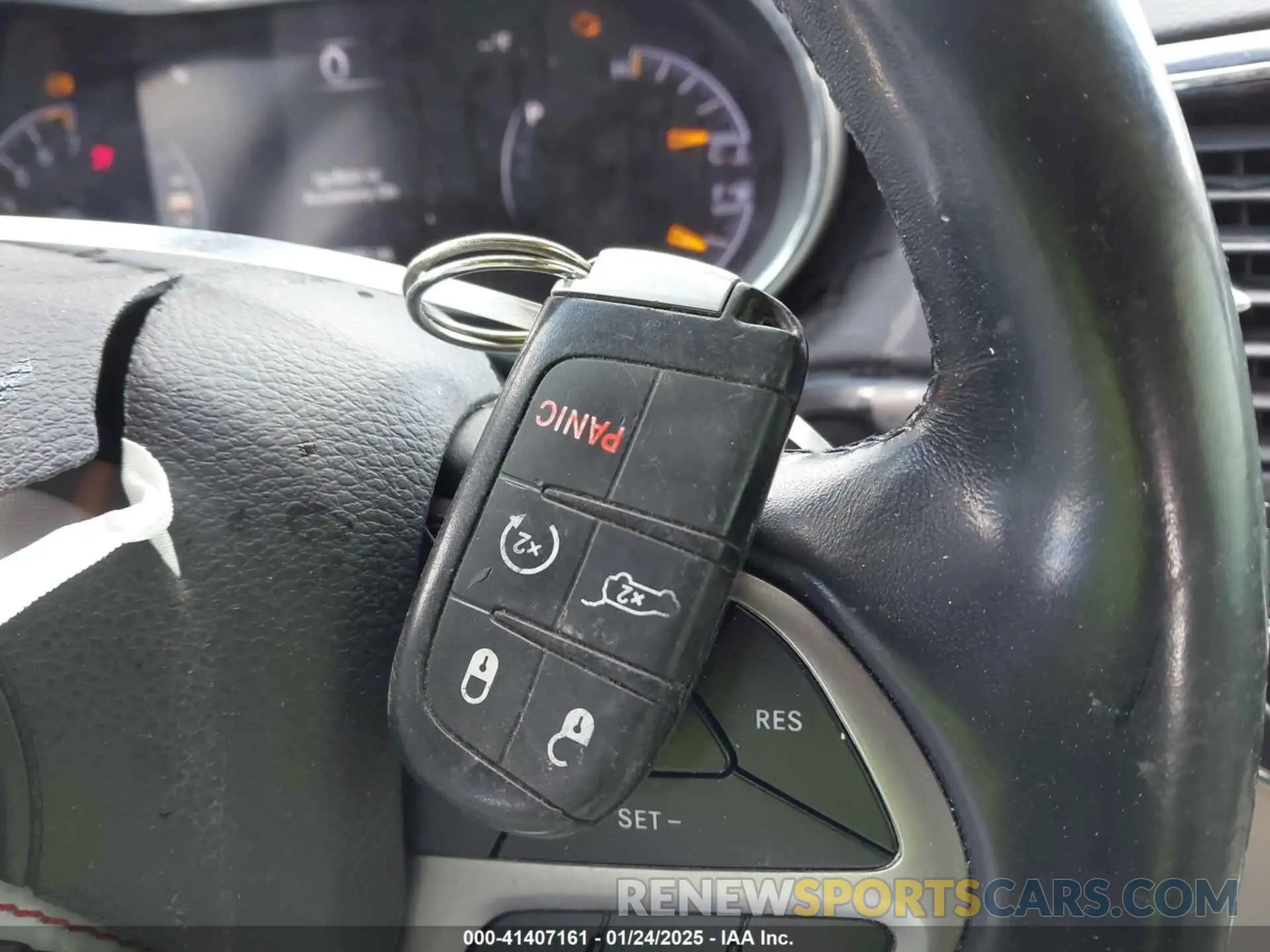 11 Photograph of a damaged car 1C4RJEBG4KC630245 JEEP GRAND CHEROKEE 2019