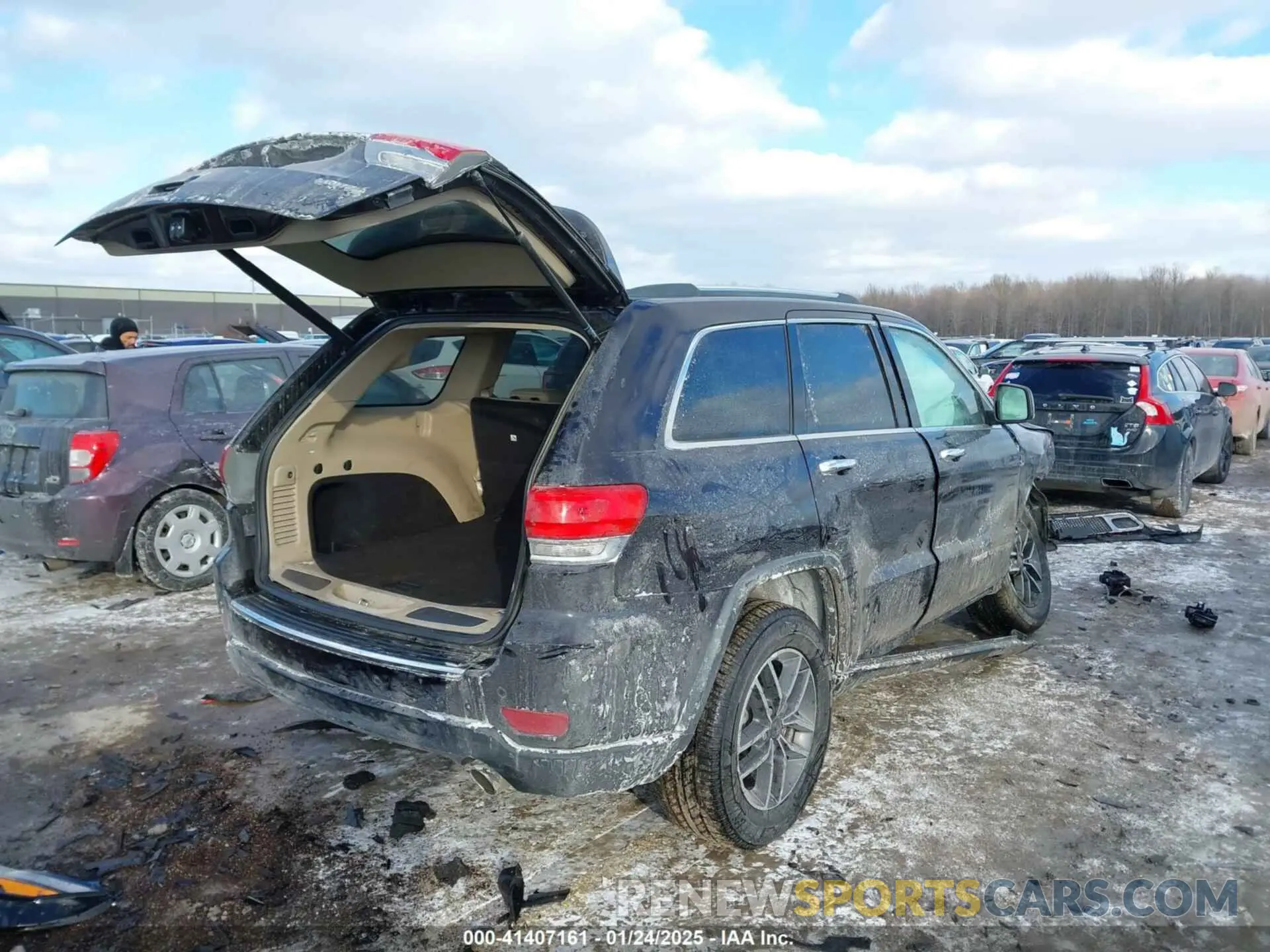 4 Photograph of a damaged car 1C4RJEBG4KC630245 JEEP GRAND CHEROKEE 2019