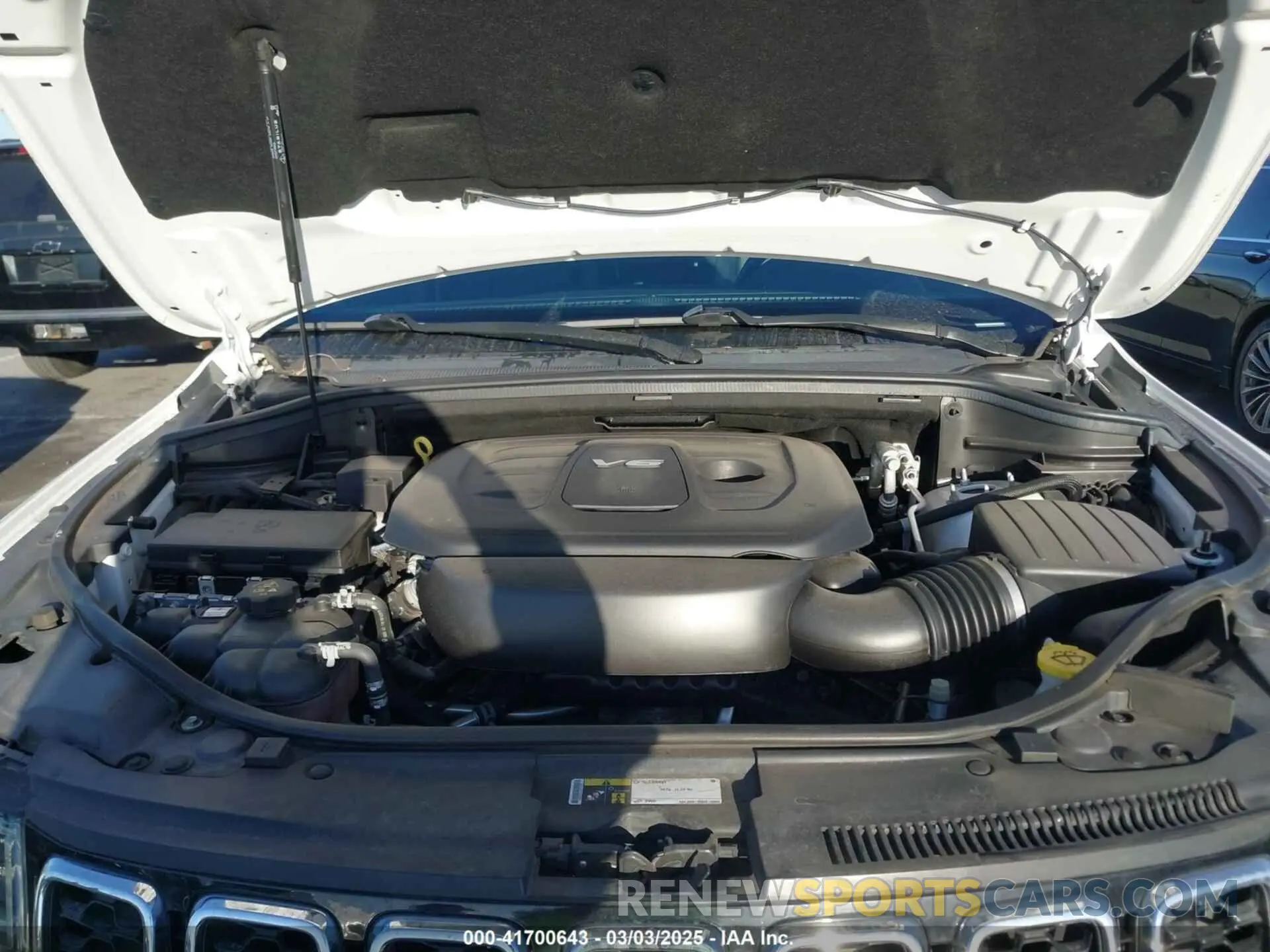10 Photograph of a damaged car 1C4RJEBG4KC643965 JEEP GRAND CHEROKEE 2019