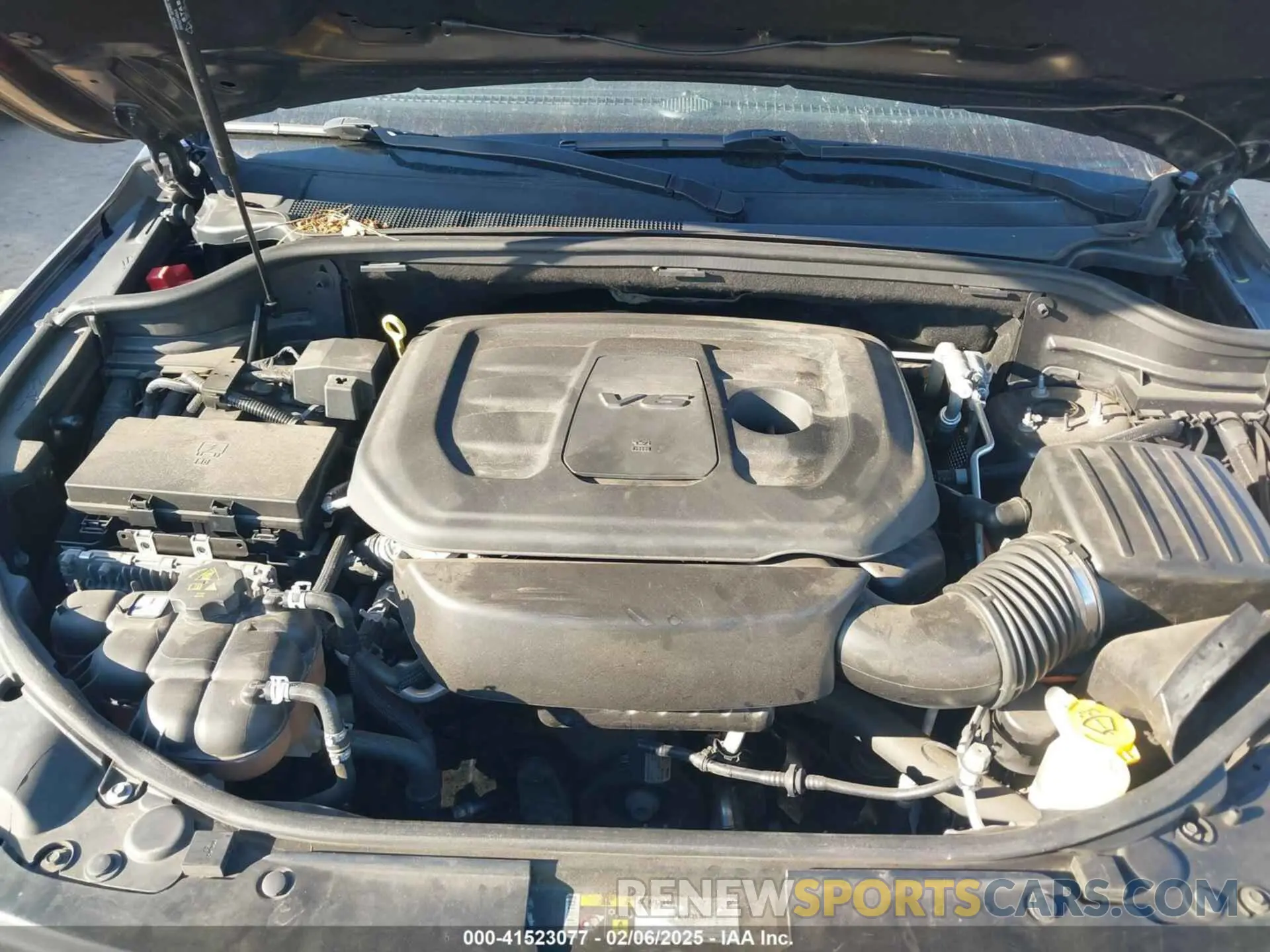10 Photograph of a damaged car 1C4RJEBG4KC698111 JEEP GRAND CHEROKEE 2019