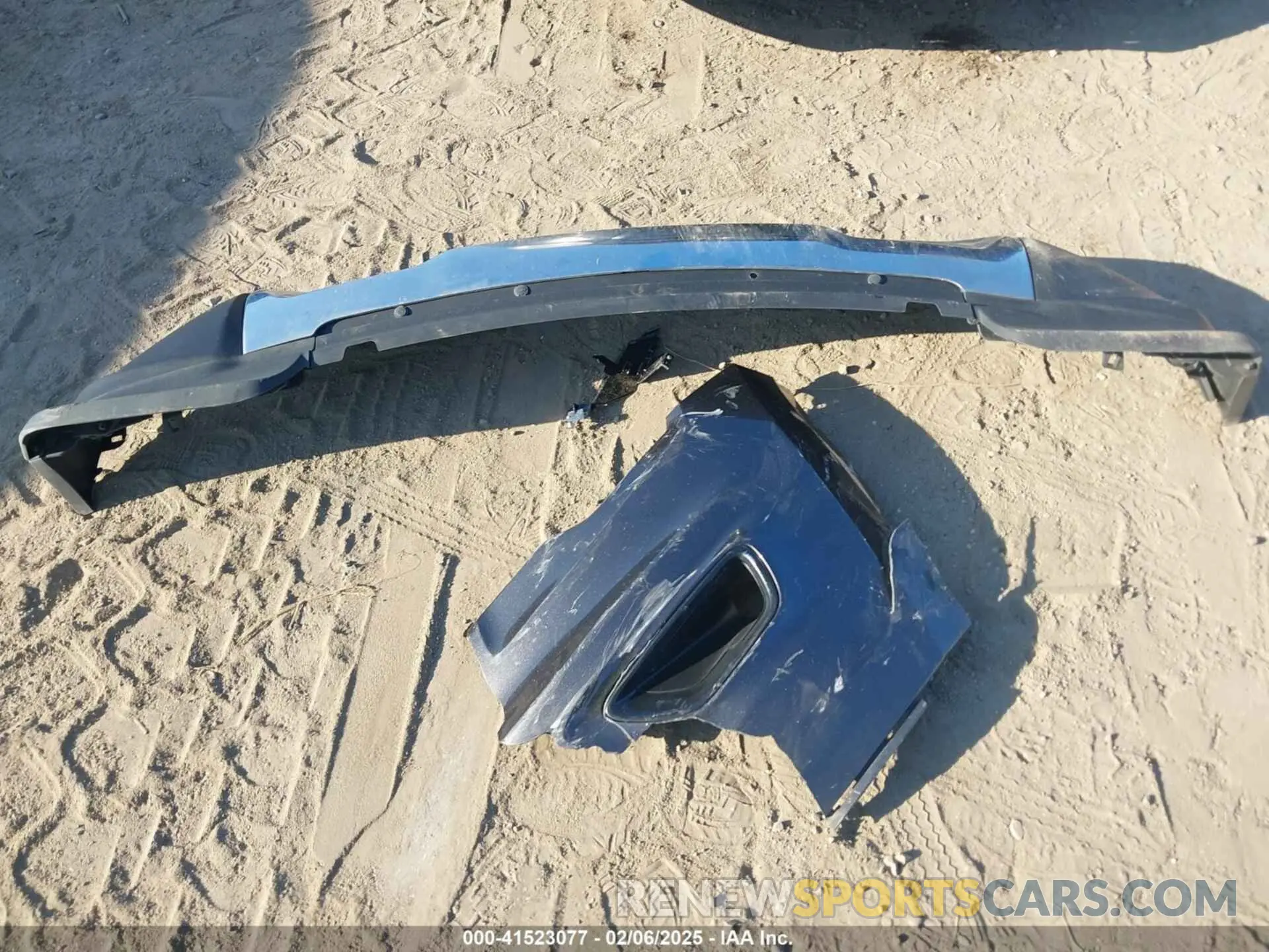 12 Photograph of a damaged car 1C4RJEBG4KC698111 JEEP GRAND CHEROKEE 2019