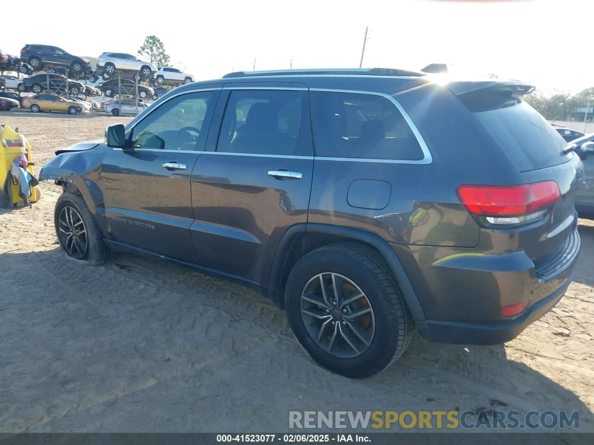 3 Photograph of a damaged car 1C4RJEBG4KC698111 JEEP GRAND CHEROKEE 2019