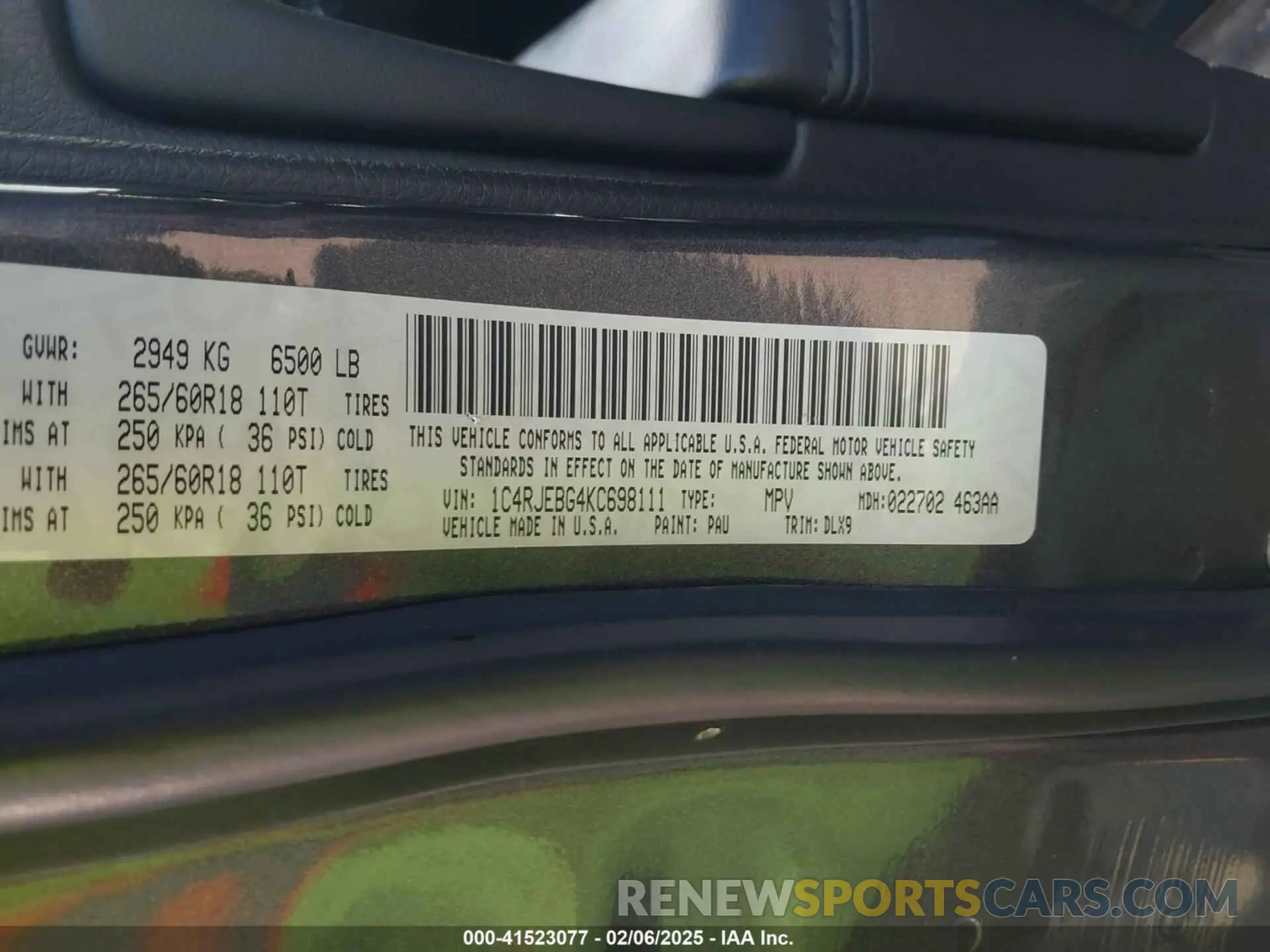 9 Photograph of a damaged car 1C4RJEBG4KC698111 JEEP GRAND CHEROKEE 2019